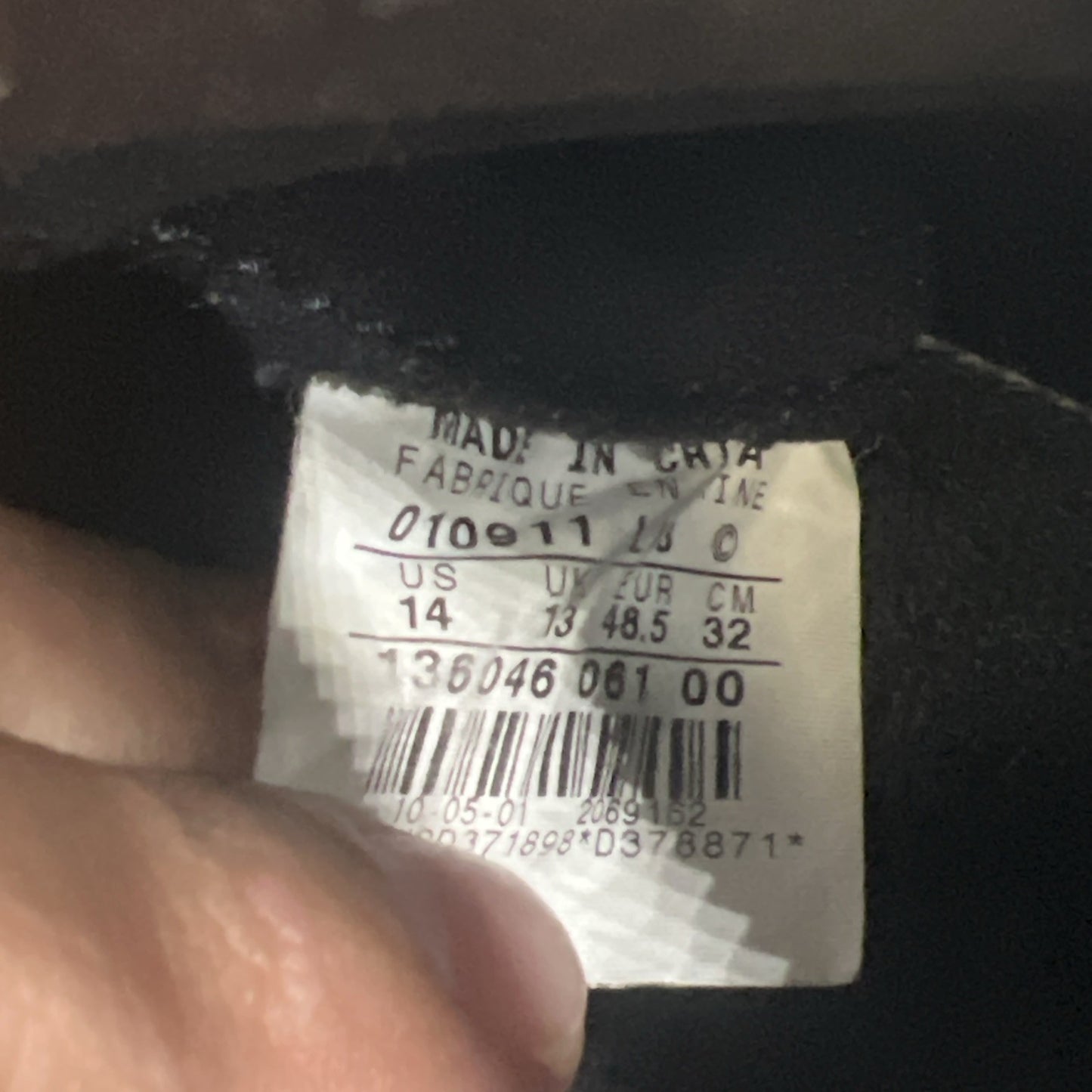 Size 14 - Air Jordan 11 Retro 2001 Bred (136046-061)