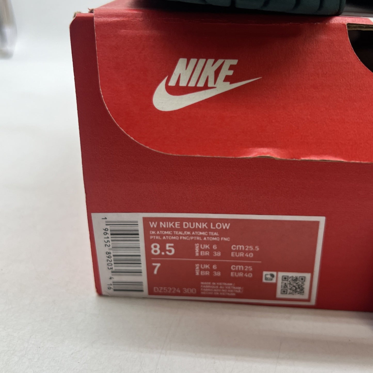 Size 8.5 - Nike Dunk Low Green Velvet W (DZ5224-300)