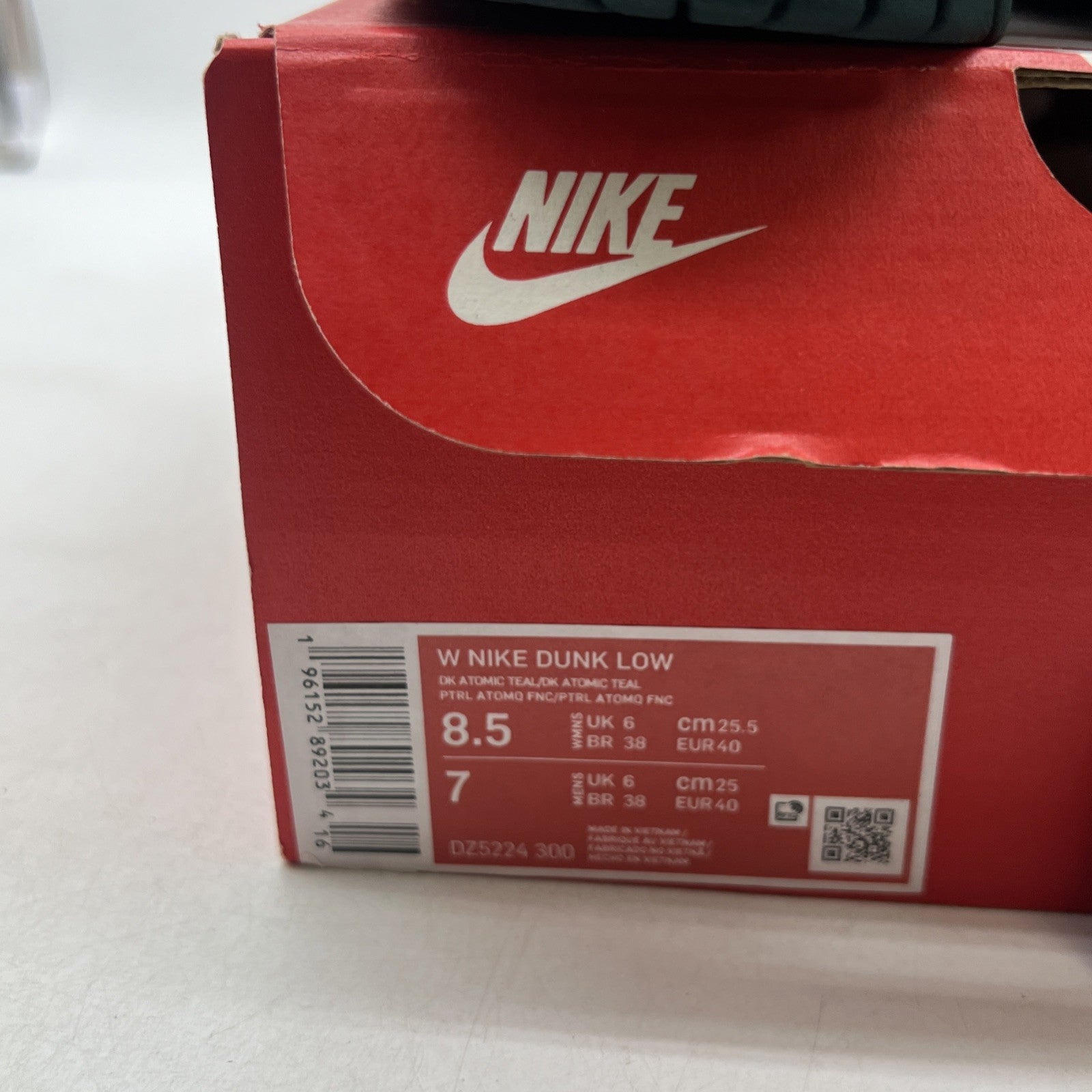 Size 8.5 - Nike Dunk Low Green Velvet W (DZ5224-300)
