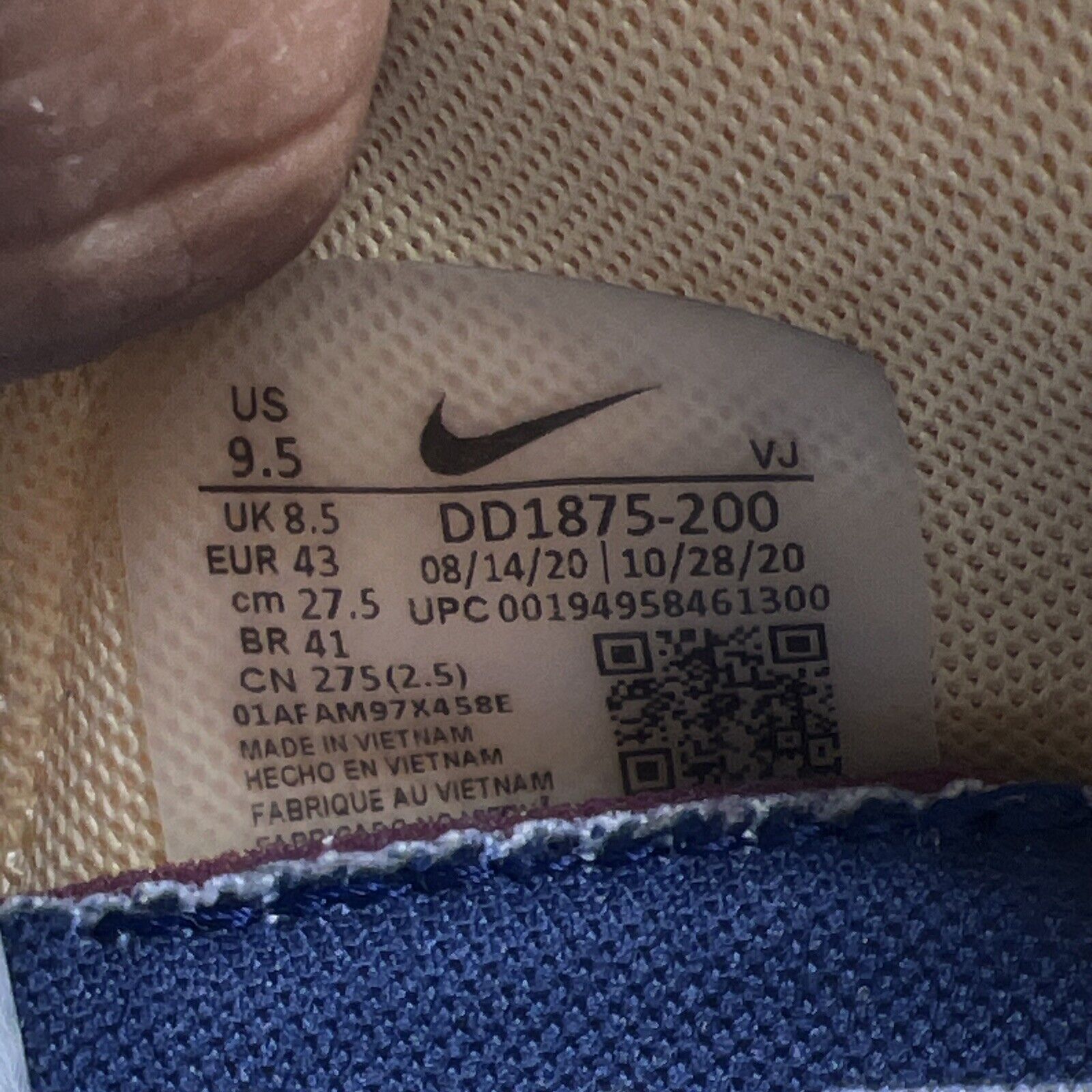 Size 9.5 - Nike VaporWaffle x Sacai Tan Navy Tan White (DD1875-200)