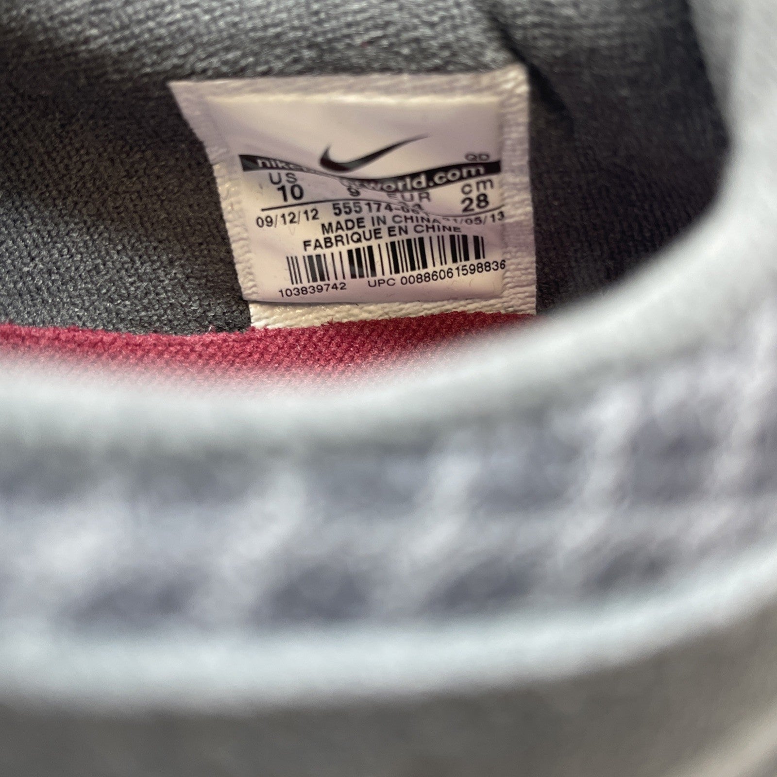 Size 10 - Nike Free Run 2 gray and crimsom red (555174-061)