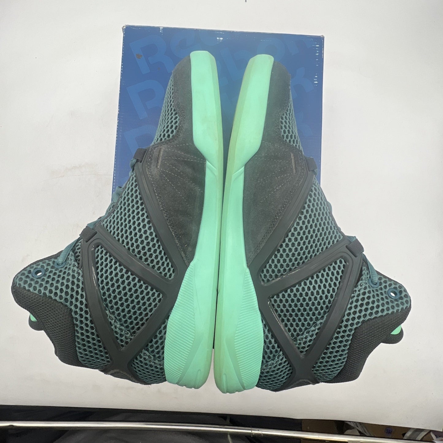 Size 10 - Reebok Pump Concepts Omni Lite HLS Hint Mint Retro (J98318)