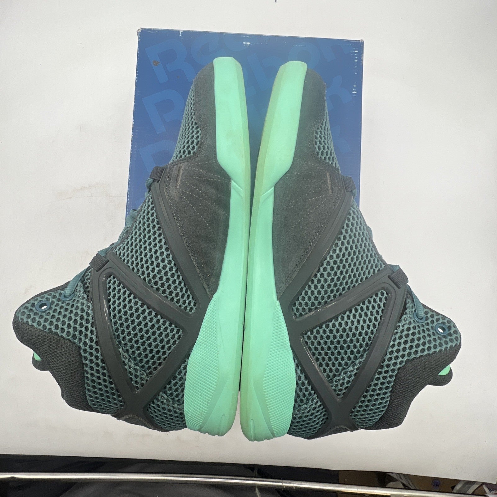 Size 10 - Reebok Pump Concepts Omni Lite HLS Hint Mint Retro (J98318)