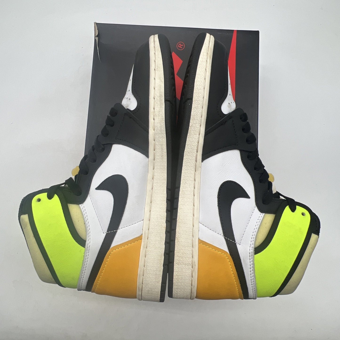 Size 10.5 - Air Jordan 1 Retro High OG Volt (555088-118)