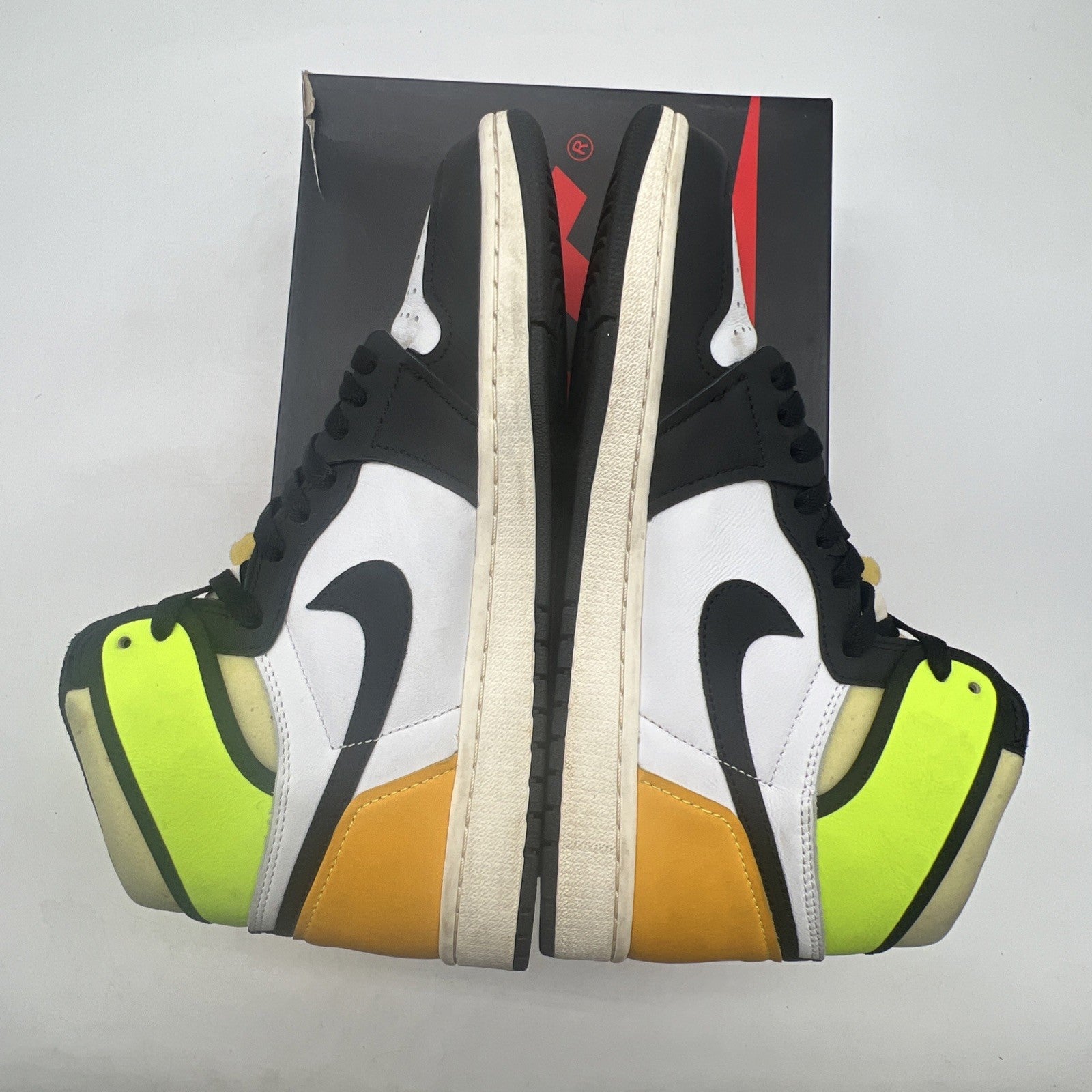 Size 10.5 - Air Jordan 1 Retro High OG Volt (555088-118)