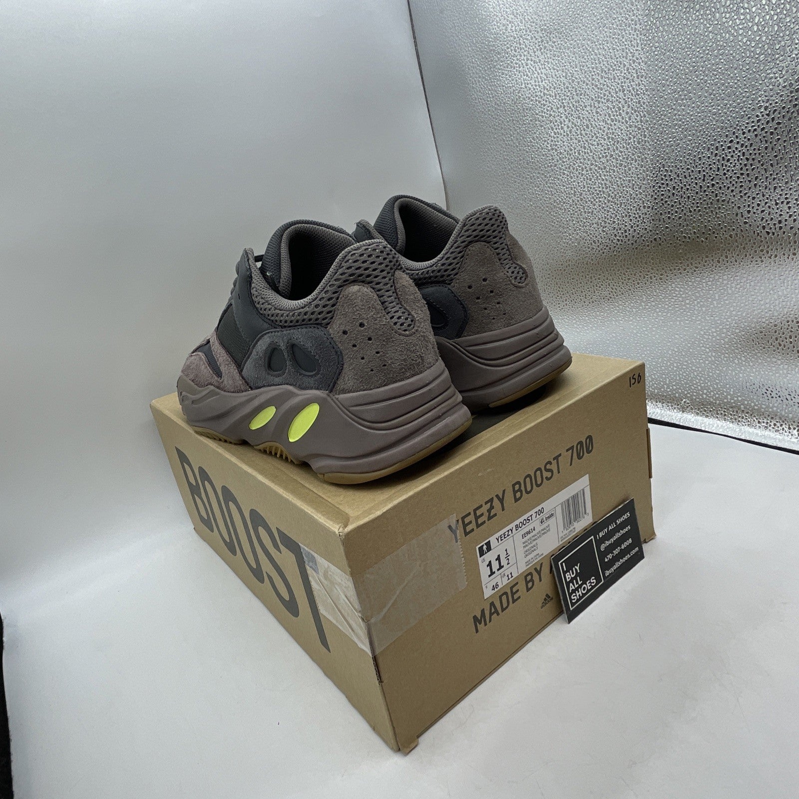 Size 11.5 - adidas Yeezy Boost 700 V1 Mauve (EE9614)