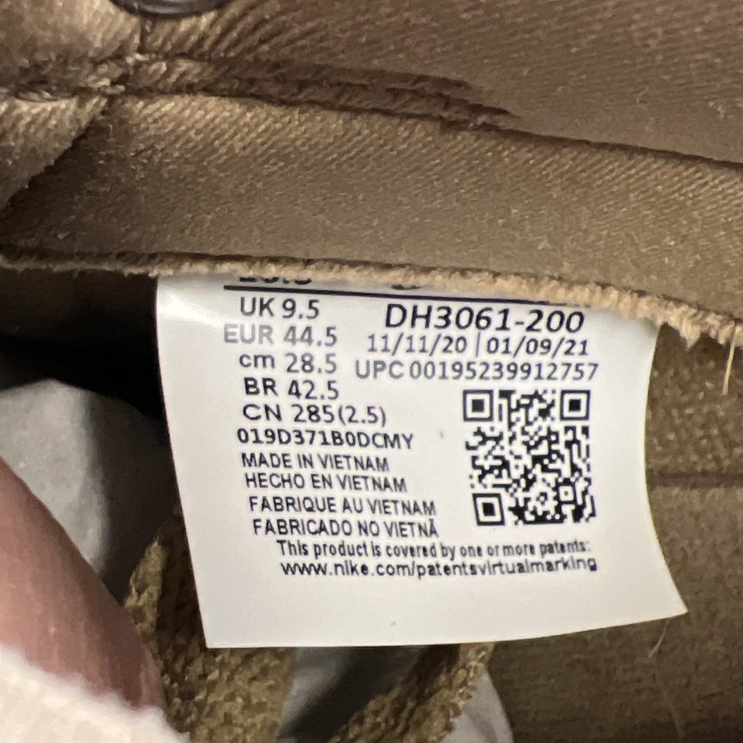 Size 10.5 - Nike Undefeated x Dunk SP Low Canteen (DH3061-200)