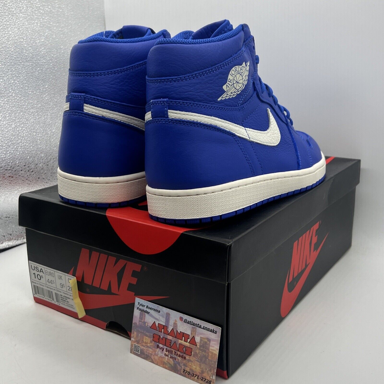 Size 10.5 - Air Jordan 1 Retro OG High Hyper Royal White Leather (555088-401)