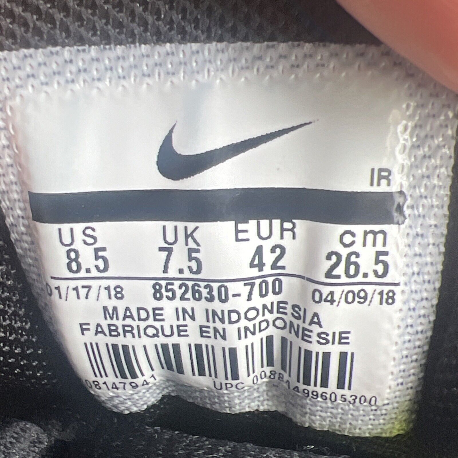 Size 8.5 - Nike Air Max Plus Volt (852620-700)