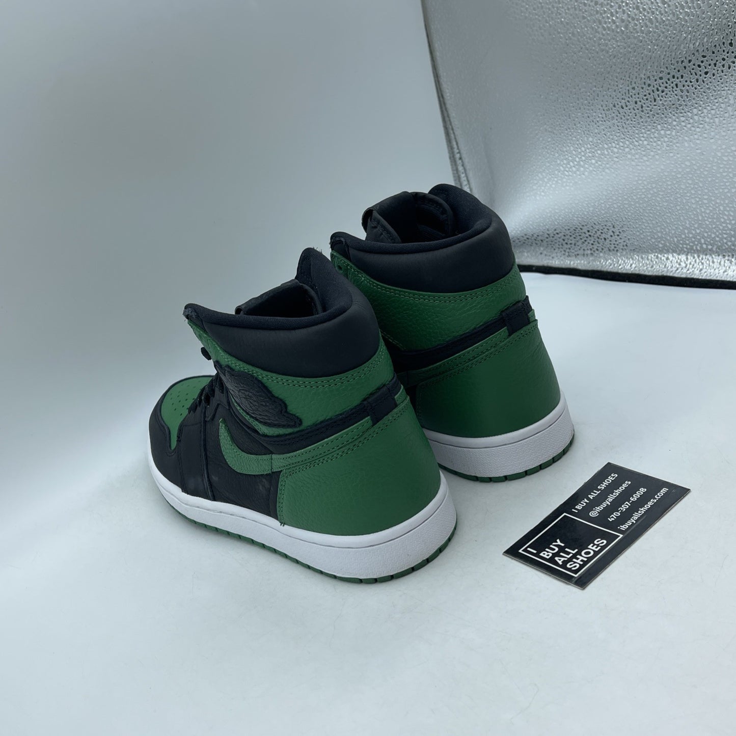 Size 9 - Air Jordan 1 Retro OG High Pine Green 2.0 (555088-030(