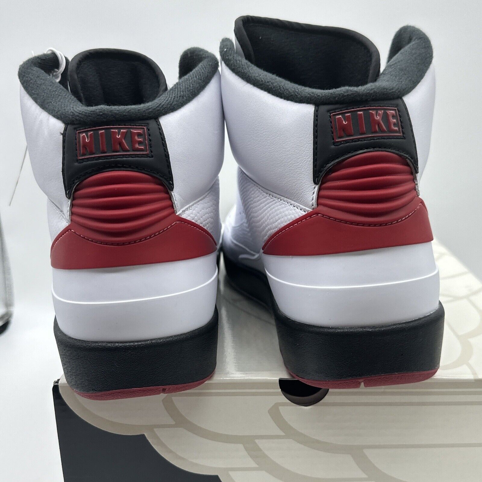 [DX2454-106] Mens Air Jordan Retro 2 OG 'Chicago' (2022) White Red Black Brand N