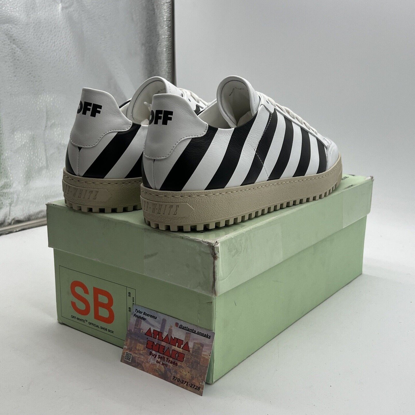 Size 11 - Off White c/o Virgil Abloh Carryover Black White Mens Sneakers
