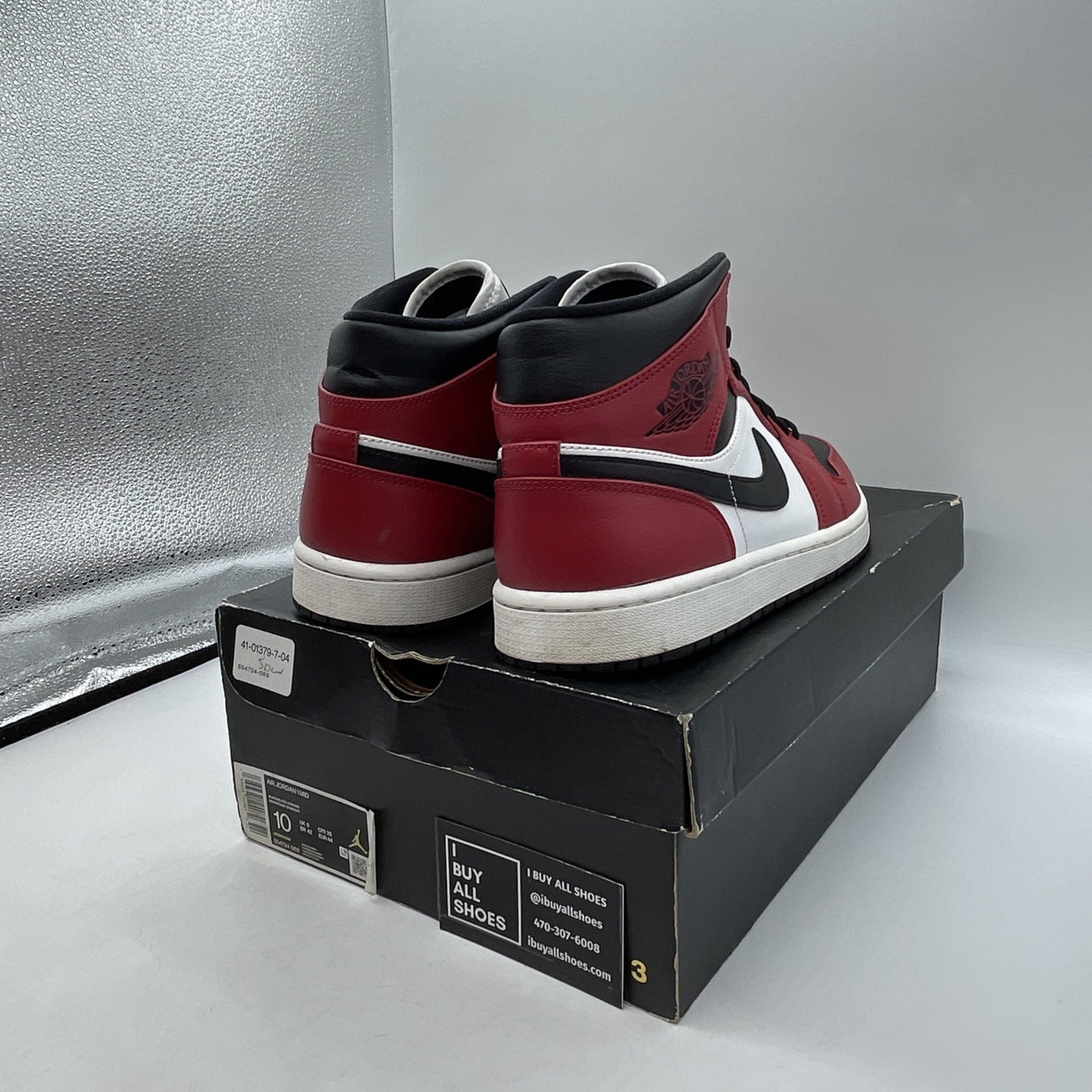 Size 10 - Jordan 1 Mid Chicago Black Toe White Red Leather (554724-069)
