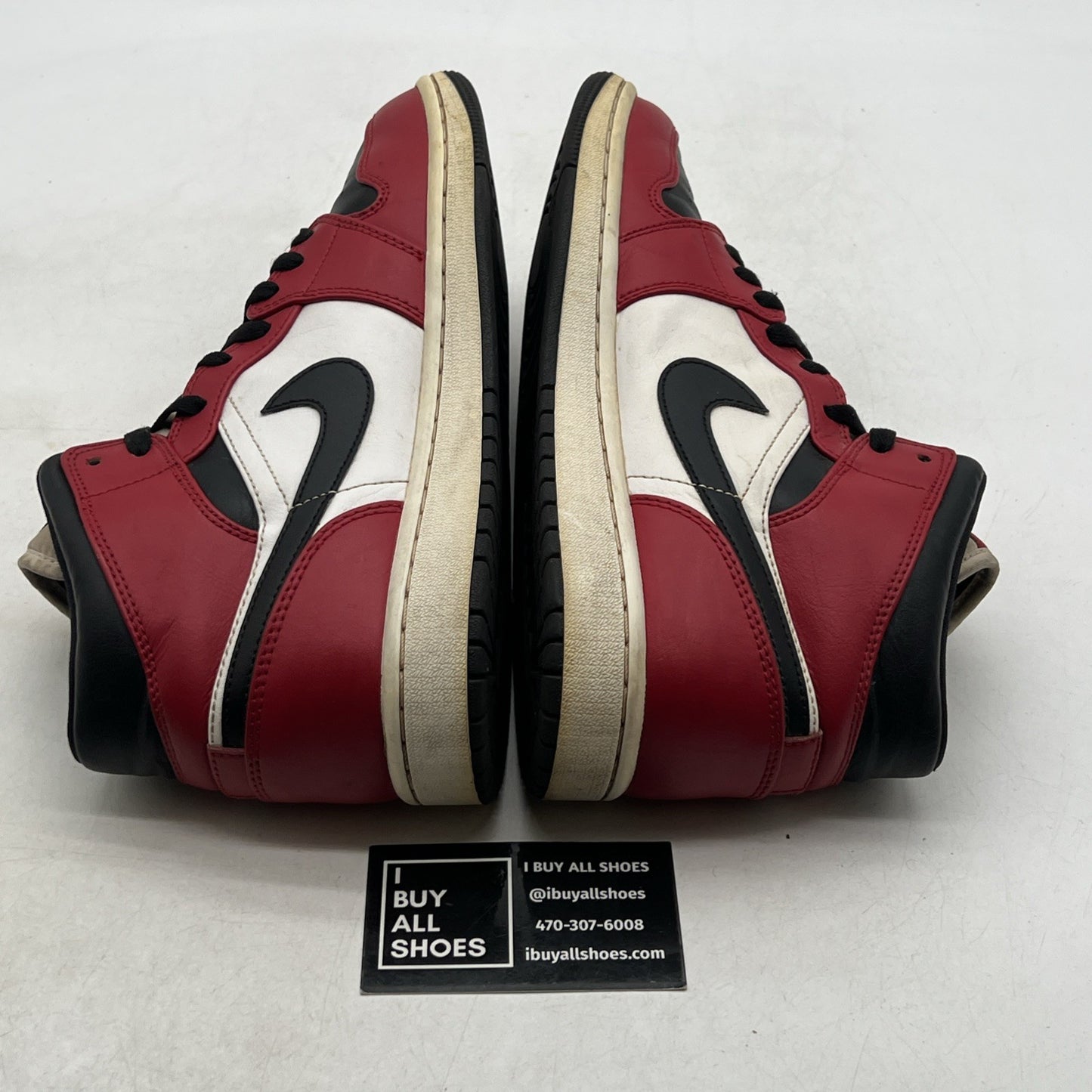 Size 8.5 - Air Jordan 1 Mid Chicago Black Toe 2020 (554624-069)