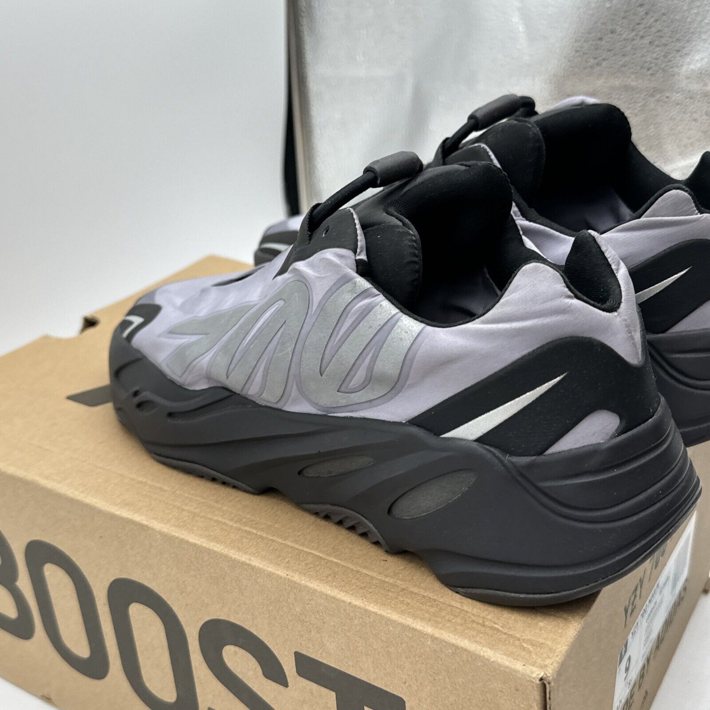 Size 9 - adidas Yeezy Boost 700 MNVN Geode Purple Comfy Boost Kanye West Shiny