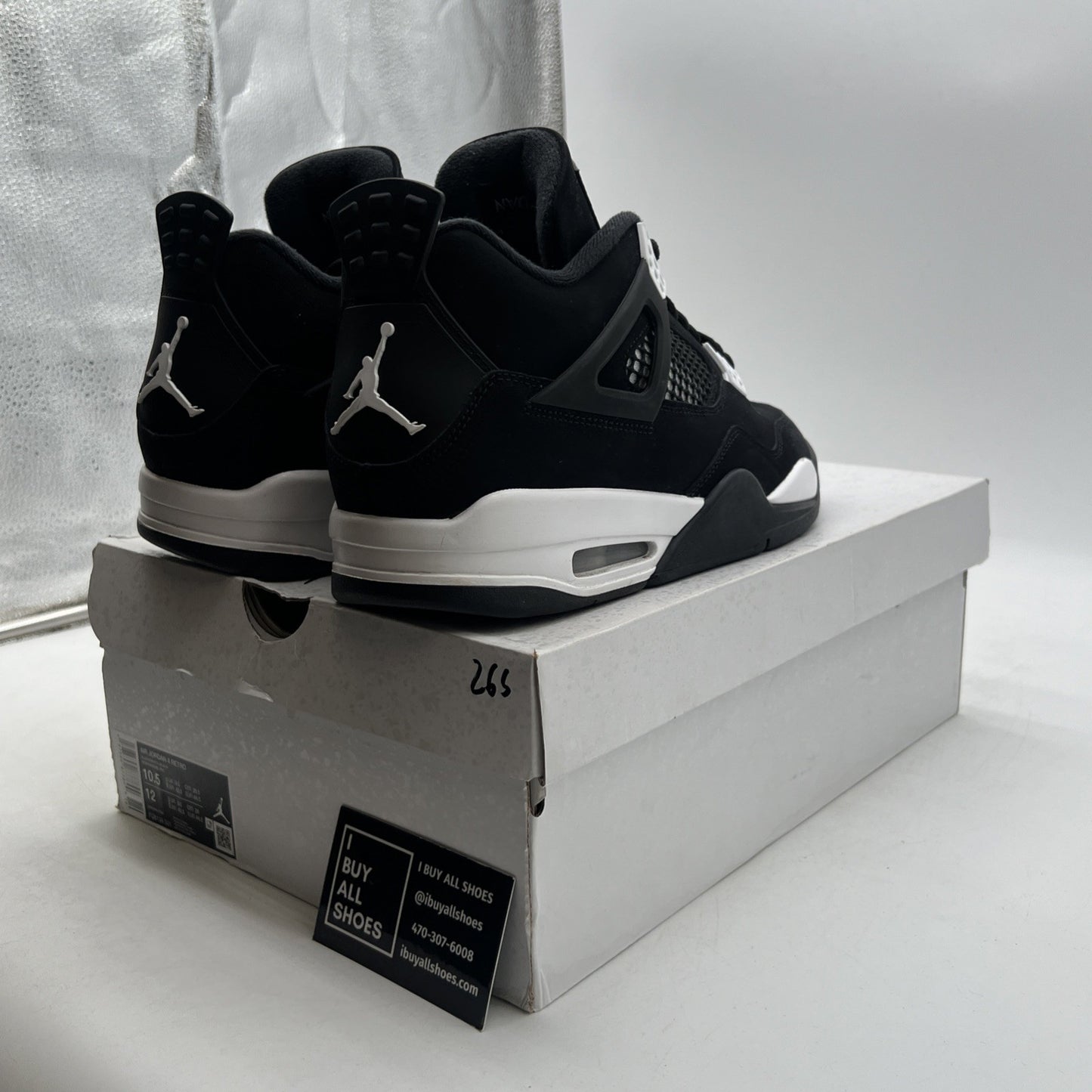 Size 10.5 - Air Jordan 4 Retro White Thunder (FQ8138-001)