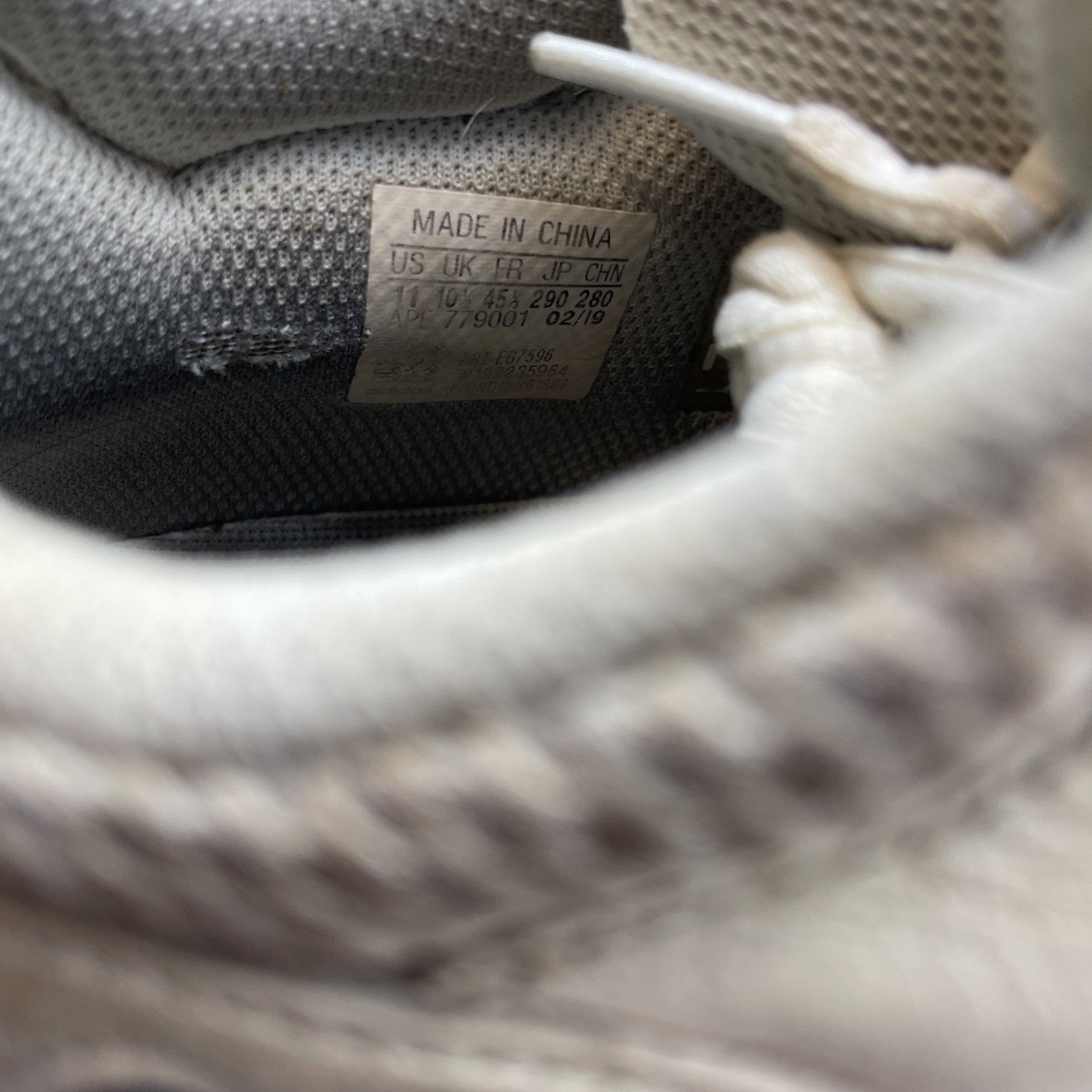 Size 11 - adidas Yeezy Boost 700 Low Analog (EG7596)
