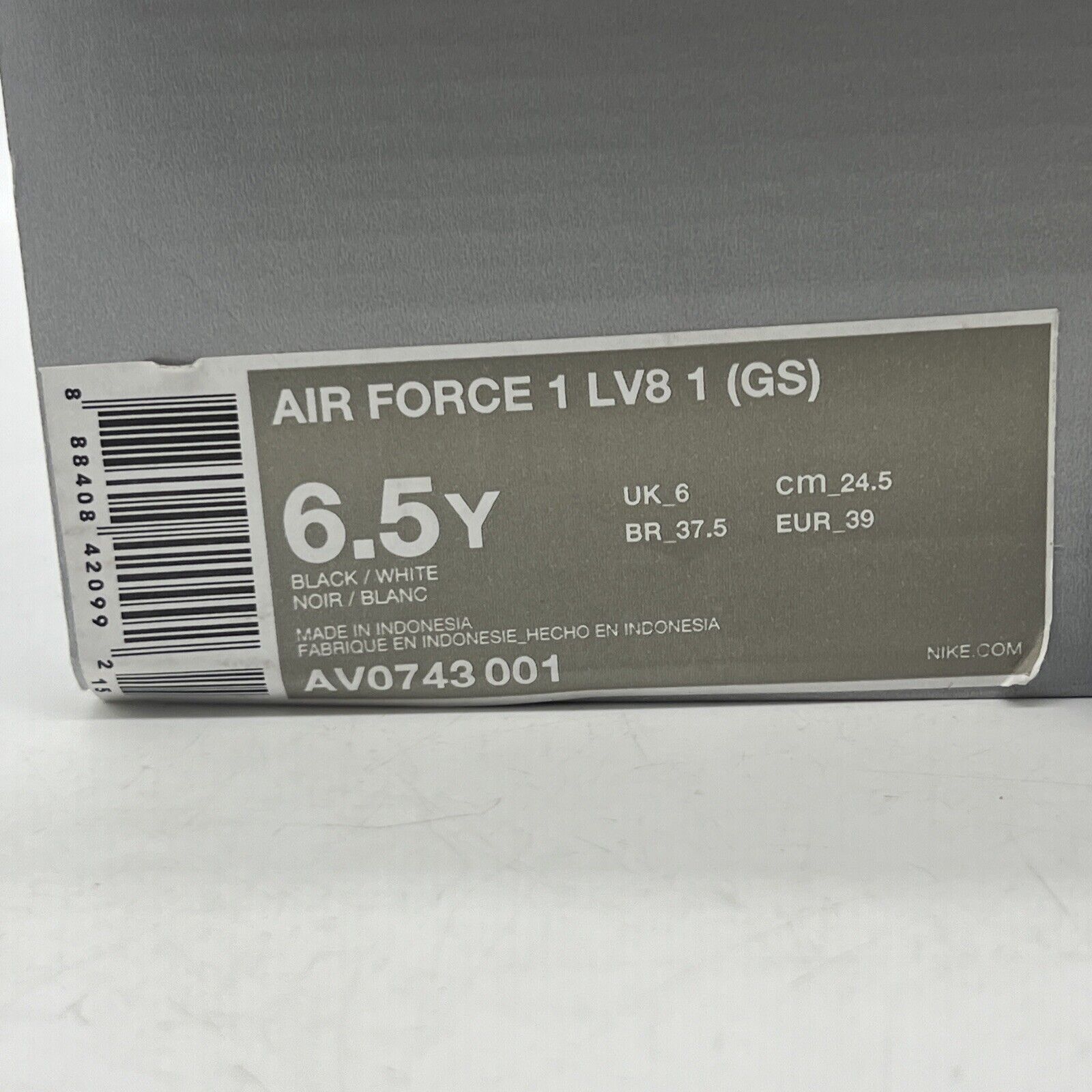 Size 6.5Y - Rare 2018 Nike Air Force Low White/Black - (AV0743-001)