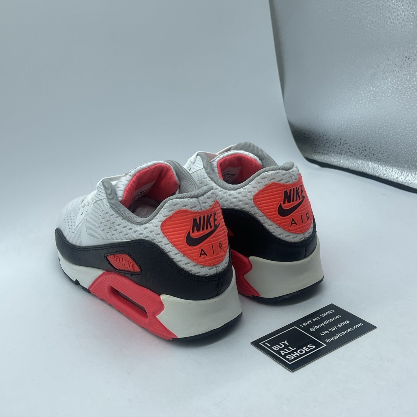 Size 9.5 - Nike Air Max 90 Em White Black Suede Leather (554719-110)