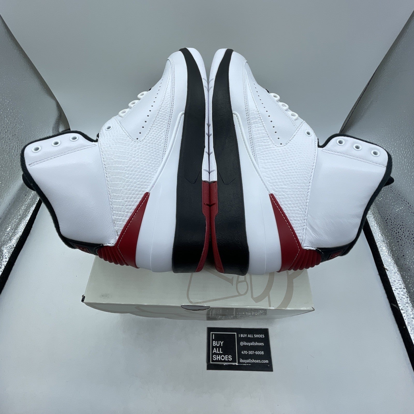 Size 9 - Air Jordan 2 Retro Mid Chicago (DX2454-106)