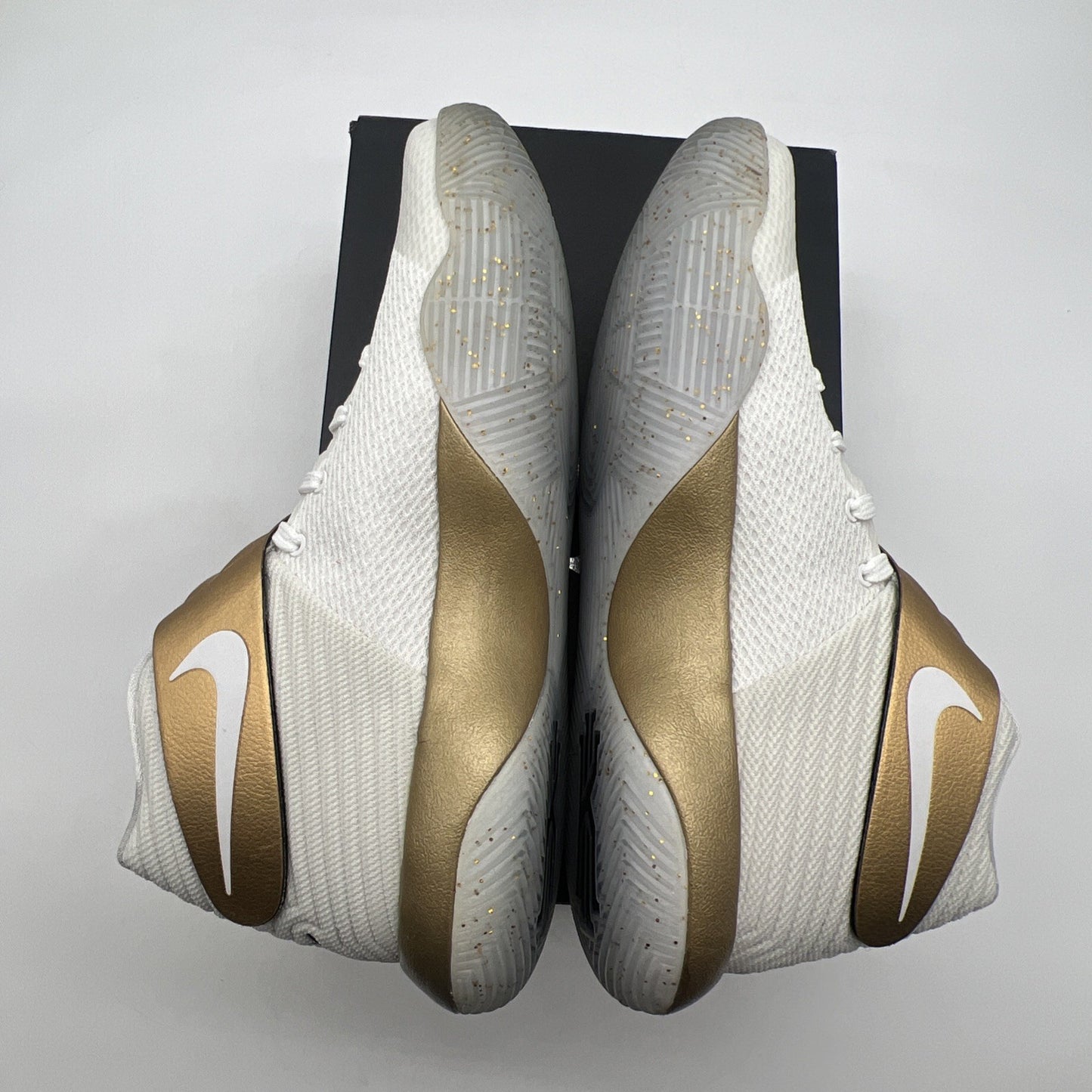 Size 9.5 - Nike Kyrie 2 ID Basketball Nike Black, white & Gold Rare (843253-983)