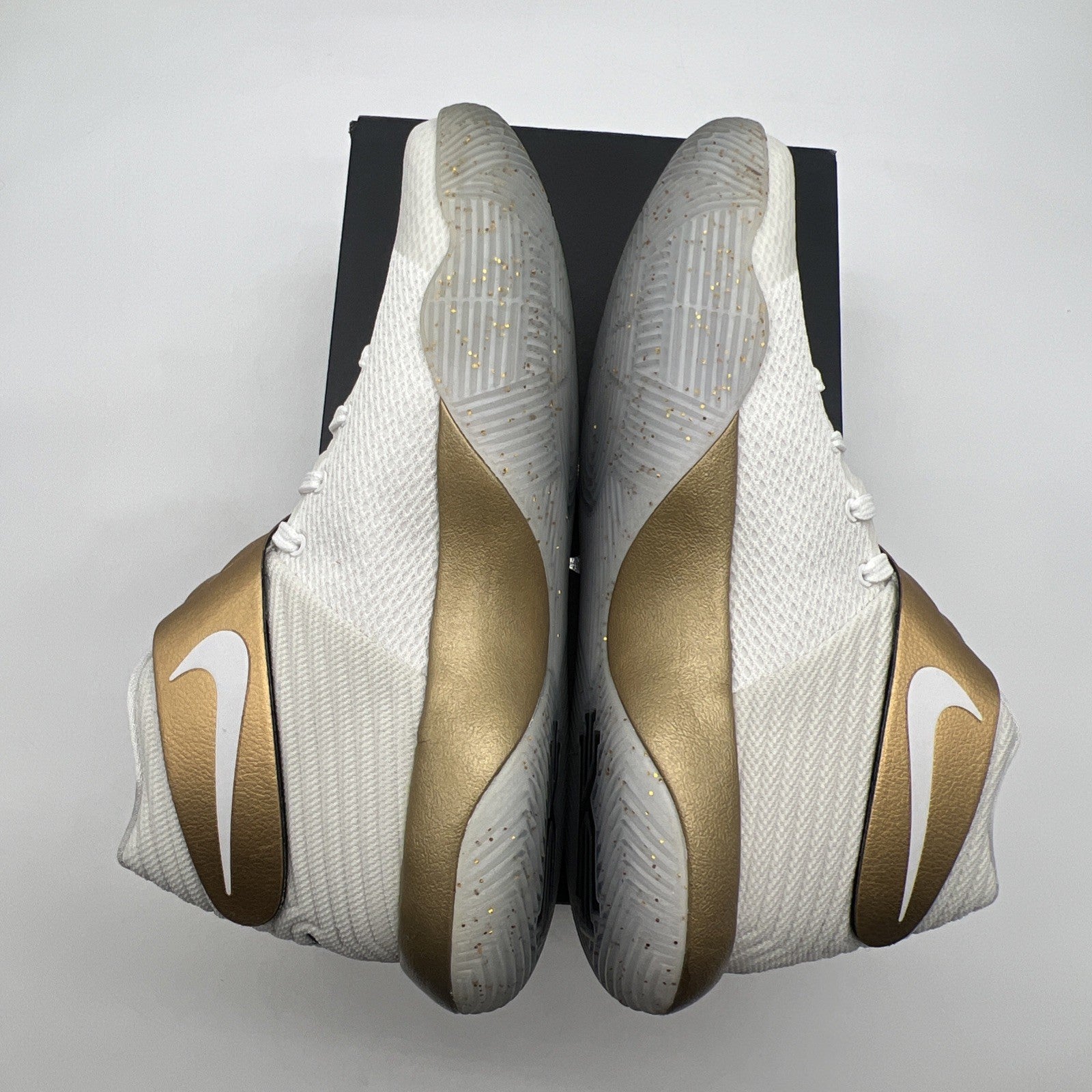 Size 9.5 - Nike Kyrie 2 ID Basketball Nike Black, white & Gold Rare (843253-983)