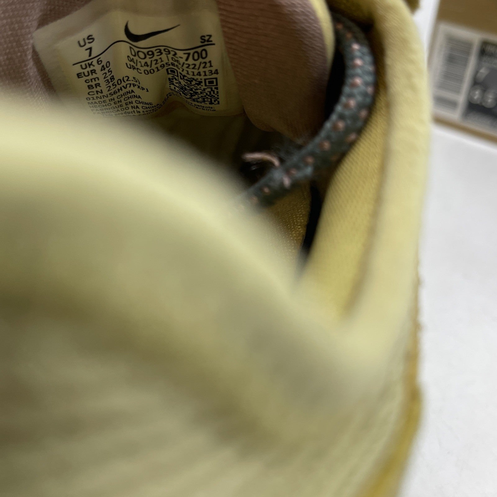 Size 7 - Nike Air Max 1 x Travis Scott Saturn Gold (DO9392-700)