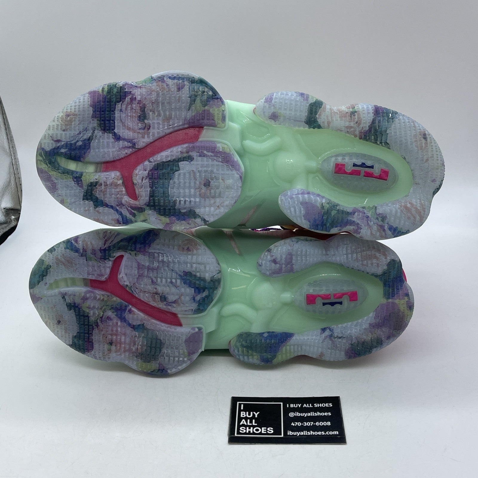 Size 12.5 - Nike LeBron 19 Valentine's Day (DH8459-900)