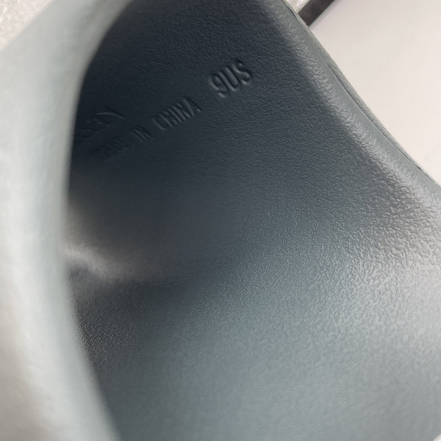 Size 9 - Yeezy Slide Slate Marine Grey Rubber (ID2349)