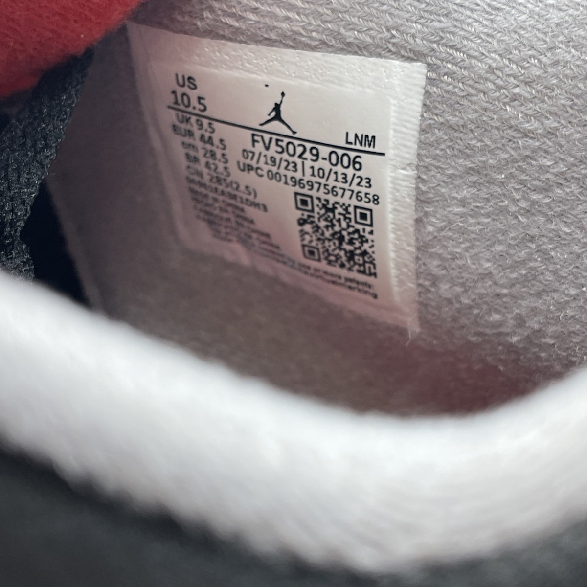 Size 10.5 - Air Jordan 4 Retro Bred Reimagined (FV5029-006)