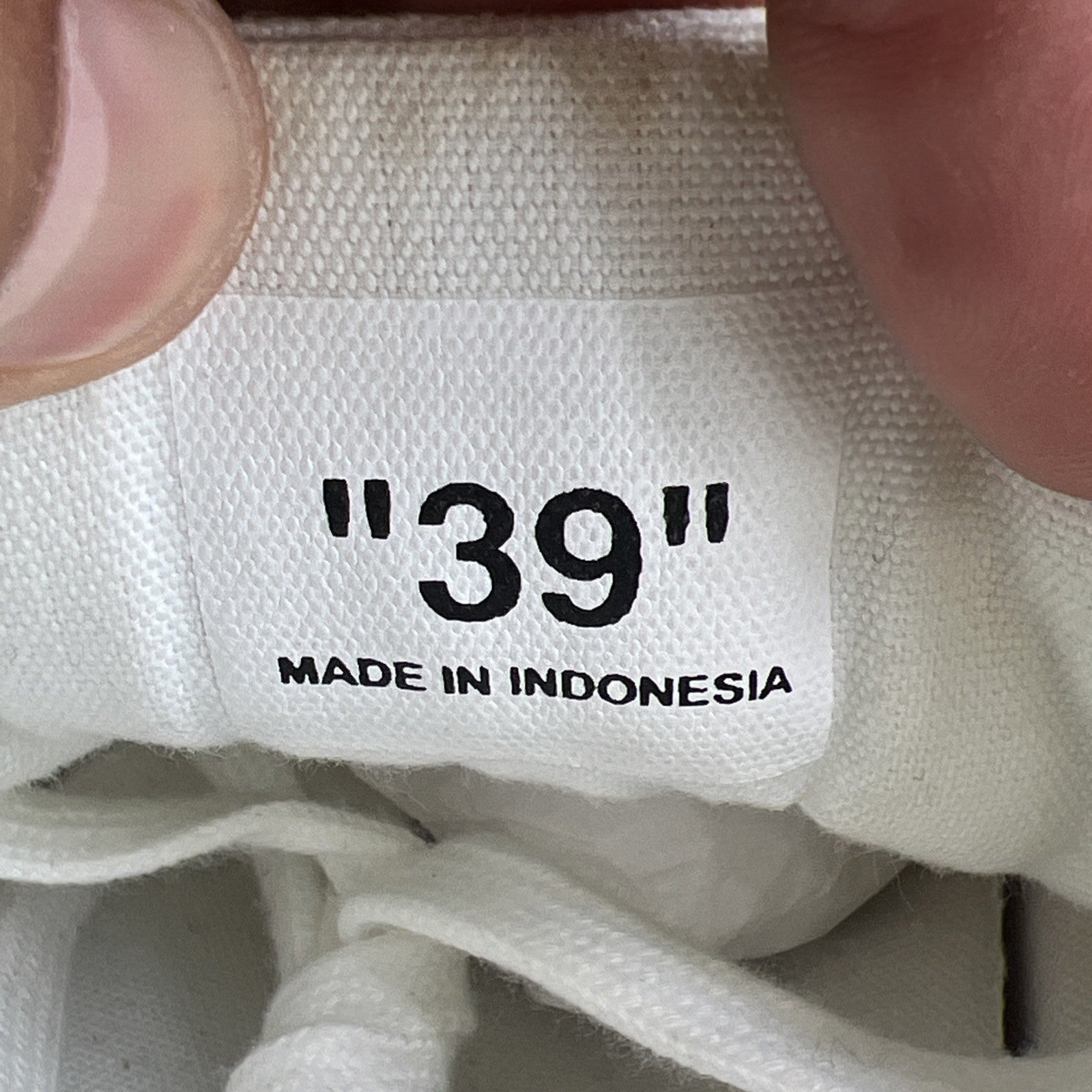 Size 39 - Off-White Vulc Sneaker Low White Black