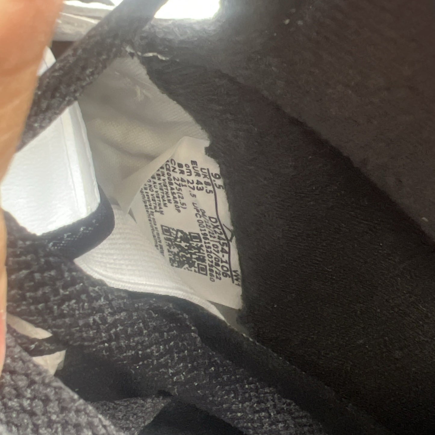 Size 9.5 - Air Jordan 2 Retro Mid Chicago (DX2454-106)