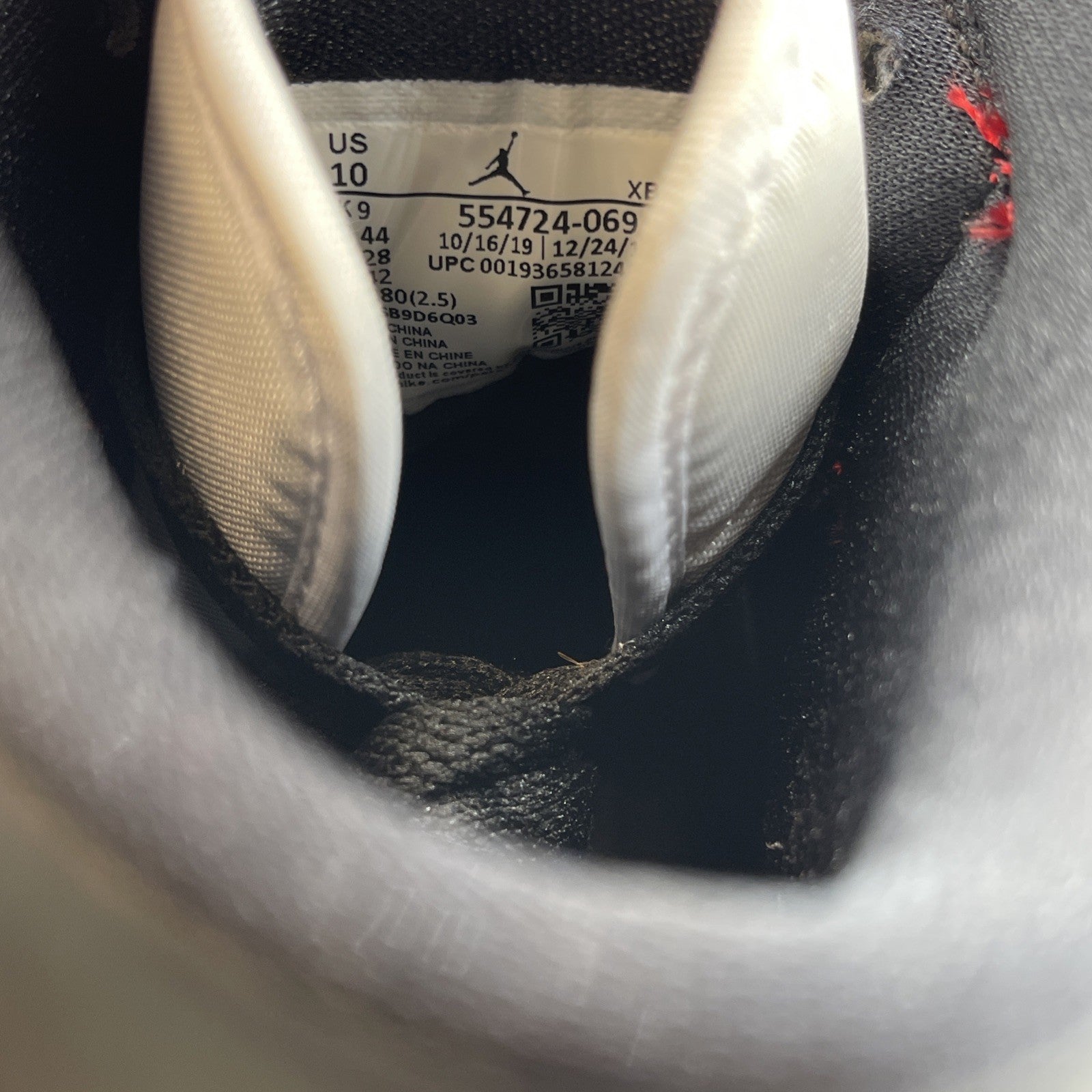 Size 10 - Air Jordan 1 Mid Chicago White Black Red Leather (554724-069)
