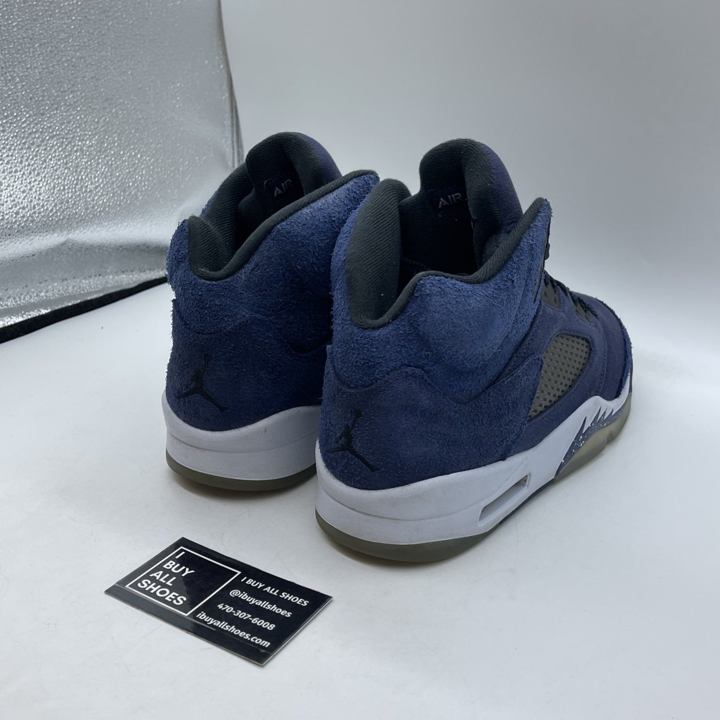 Size 10.5 - Air Jordan 5 Retro SE Midnight Navy Suede (FD6812-400)