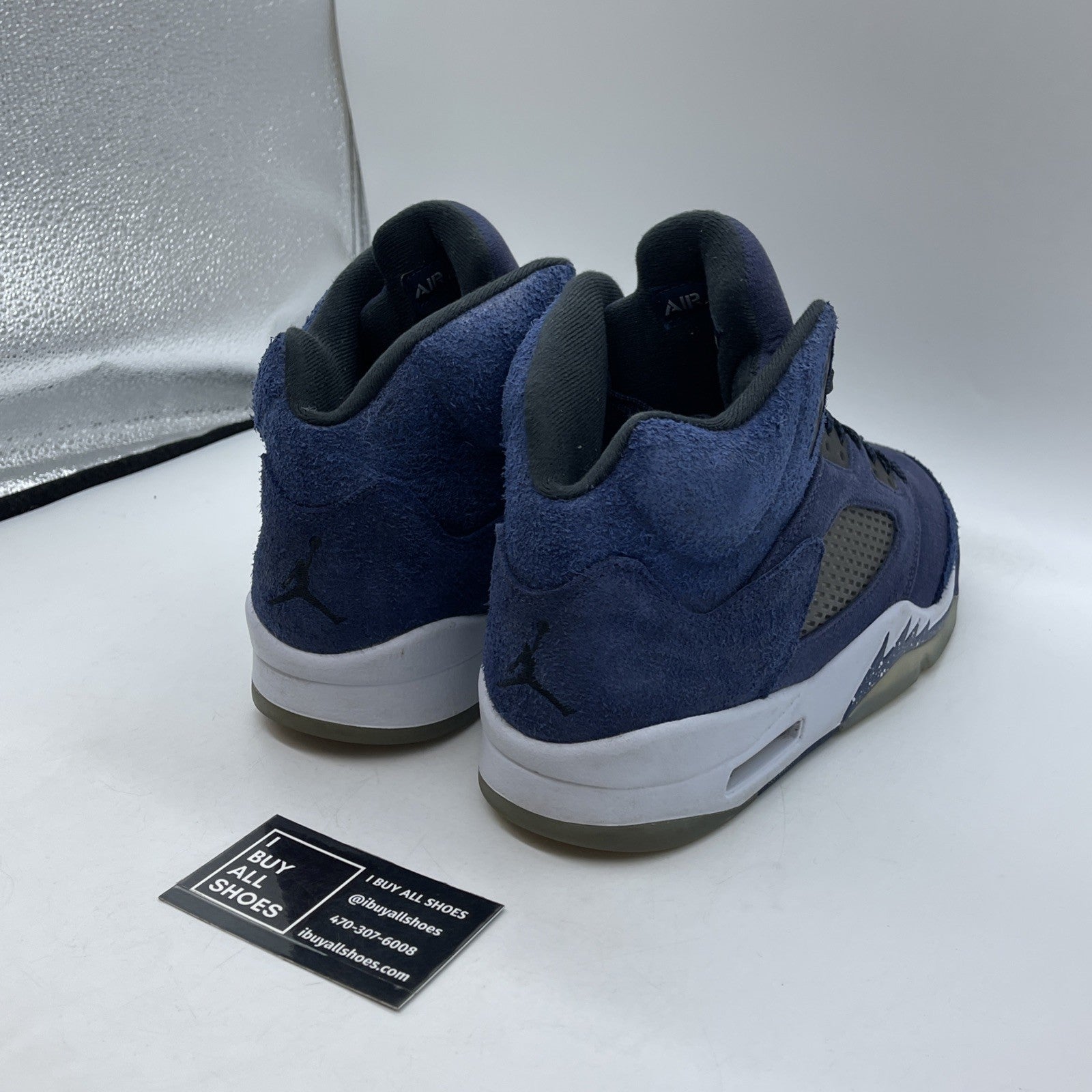 Size 10.5 - Air Jordan 5 Retro SE Midnight Navy Suede (FD6812-400)
