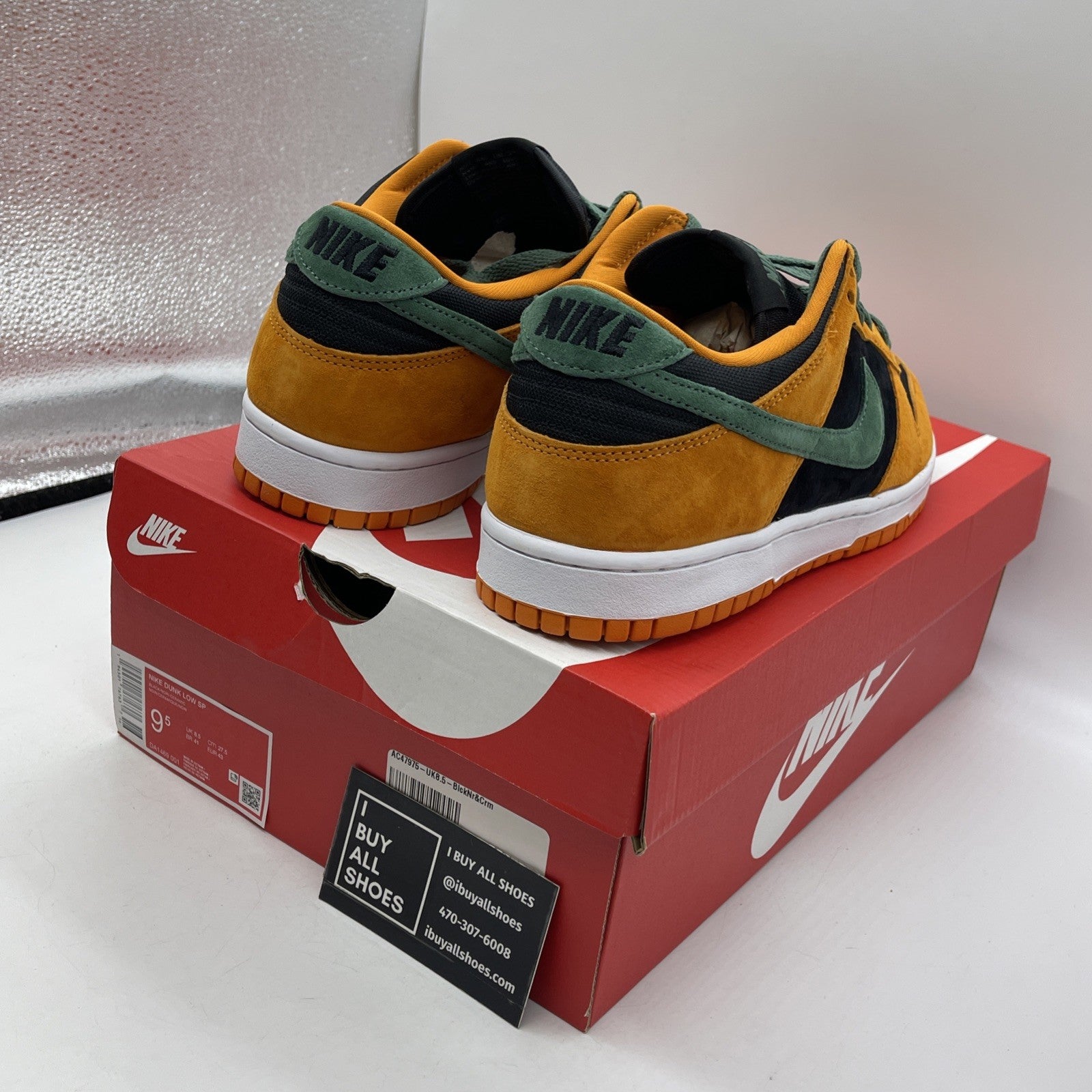 Size 9.5 - Nike Dunk SP Retro 2020 Low Ceramic Orange Suede (DA1469-001)