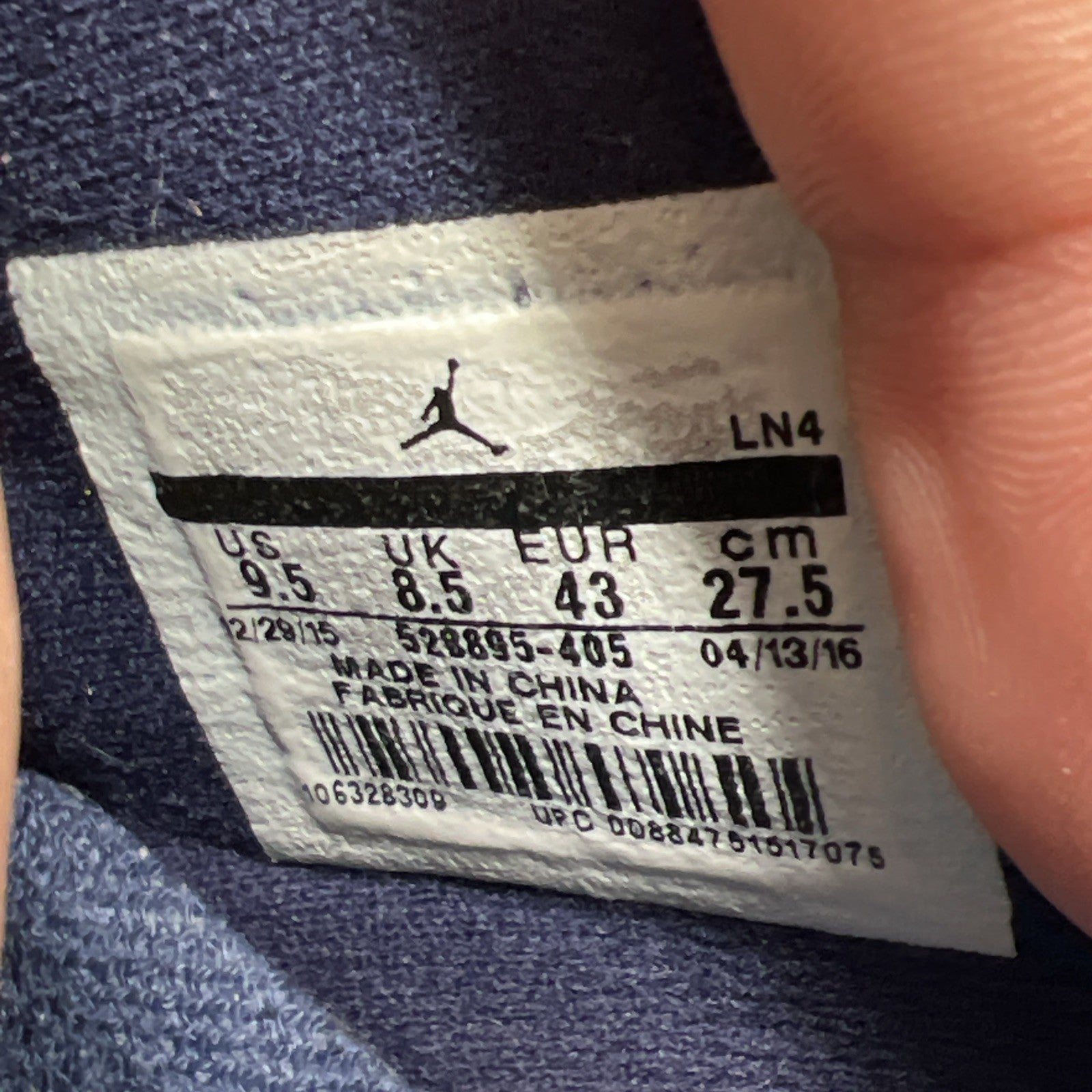 Size 9.5 - Air Jordan 11 Retro Low Navy Gum (528895-405)