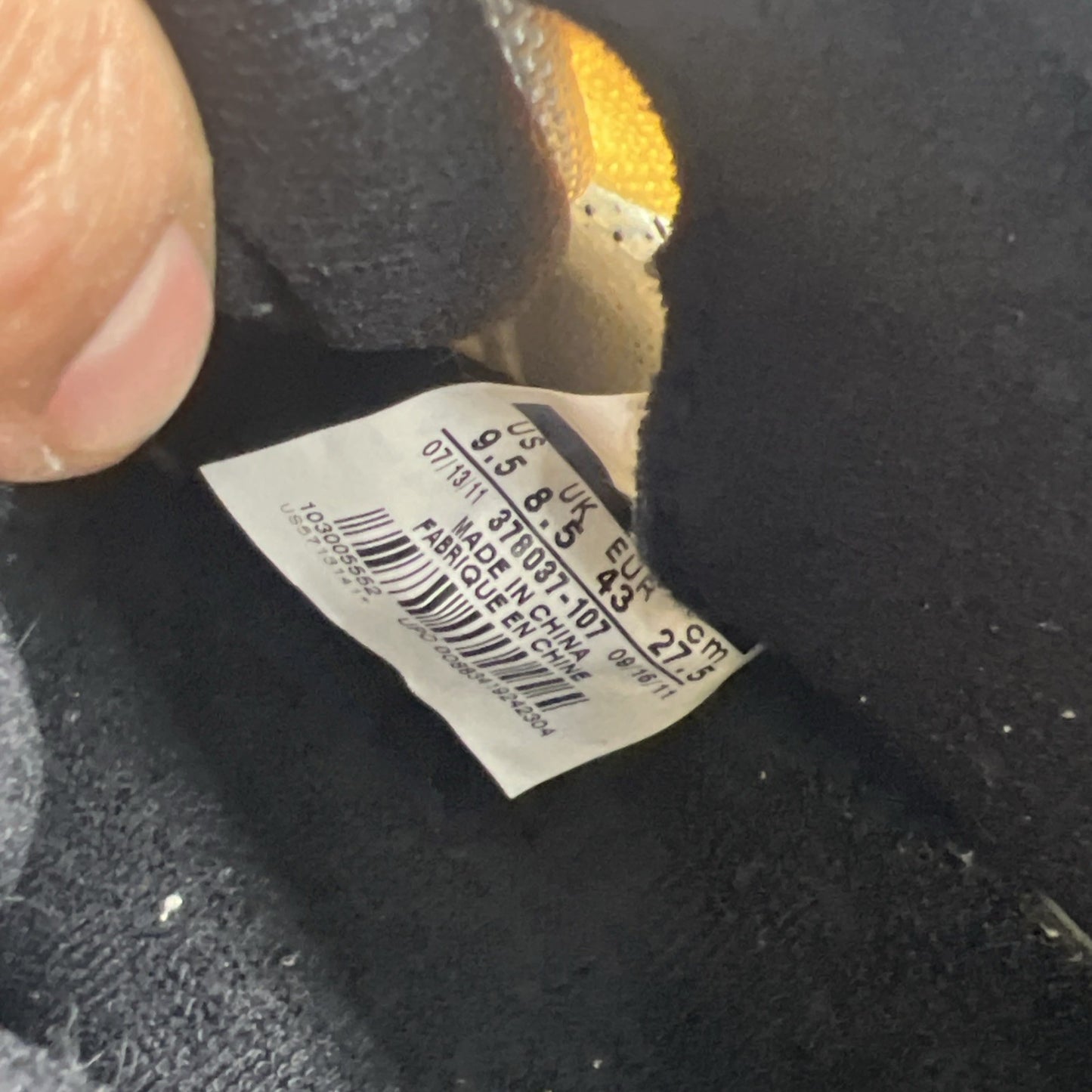 Size 9.5 - Air Jordan 11 Retro Concord 2011 (378037-107)