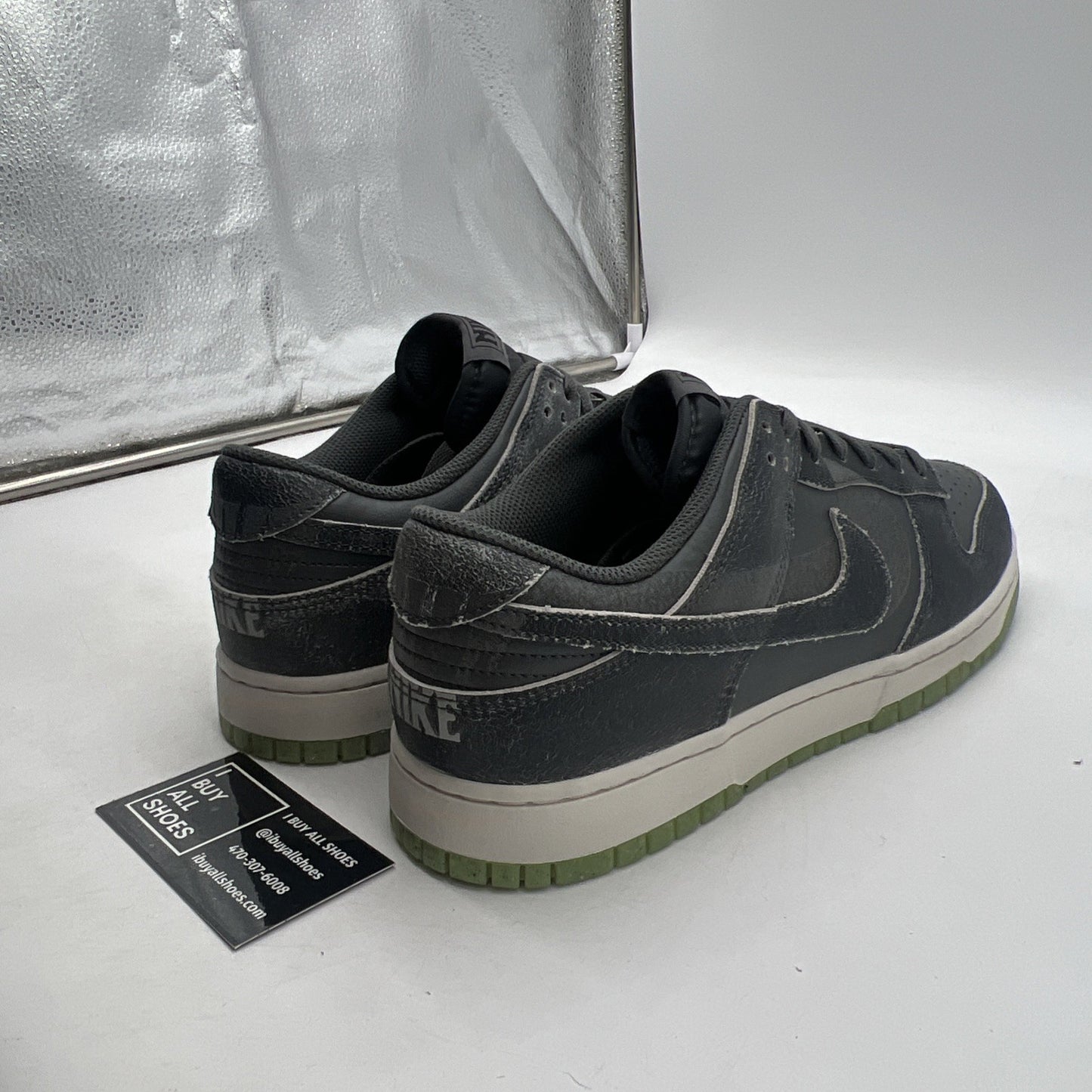 Size 12 - Nike Dunk SE Low Halloween - Cauldron (DQ7681-001)