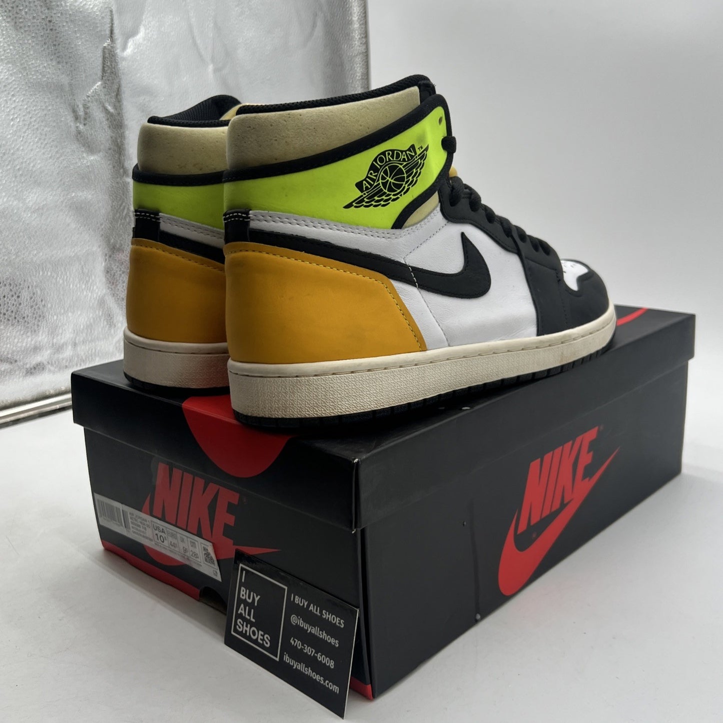 Size 10.5 - Air Jordan 1 Retro High OG Volt (555088-118)