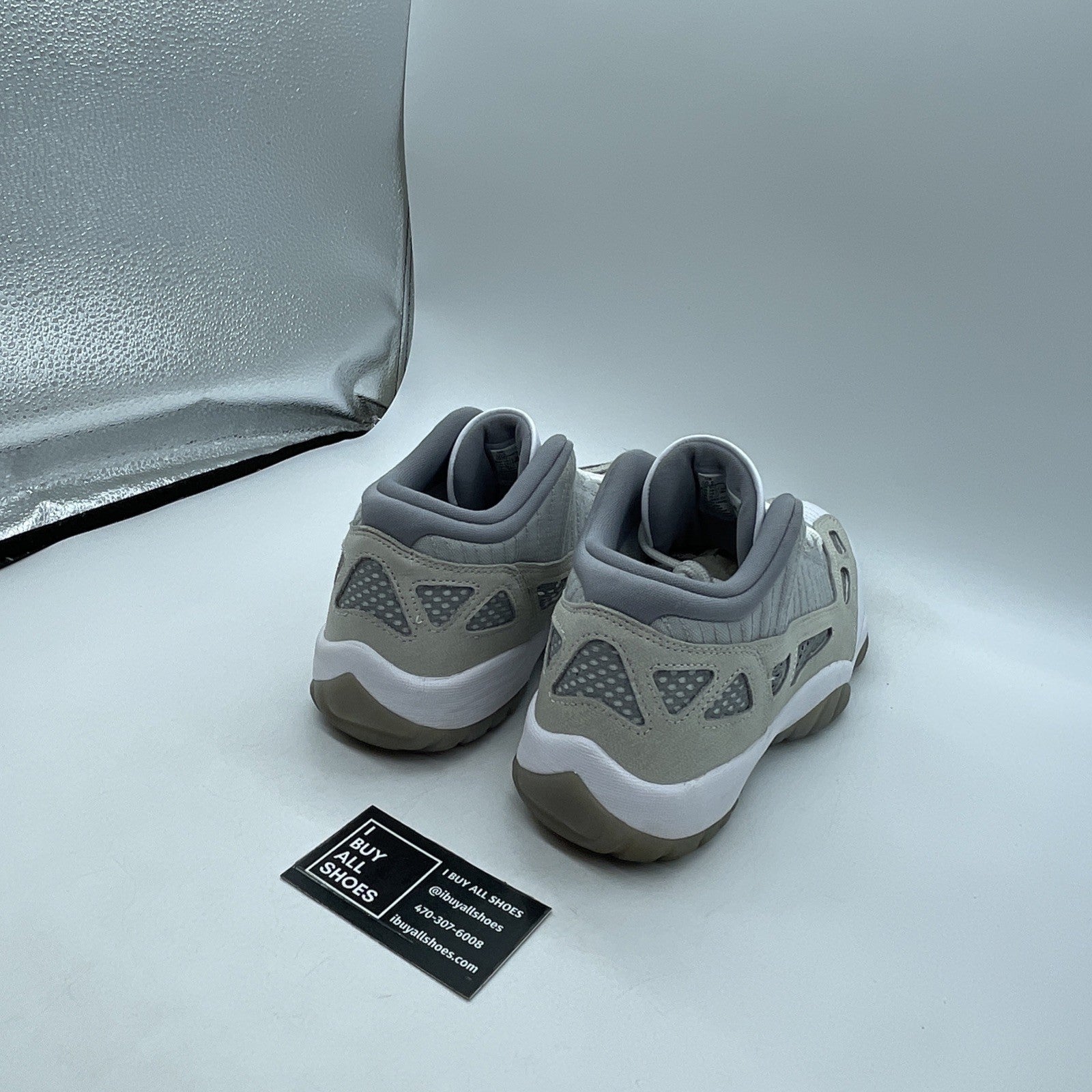 Size 10.5 - Air Jordan 11 Retro IE Low Light Orewood Brown (919712-102)