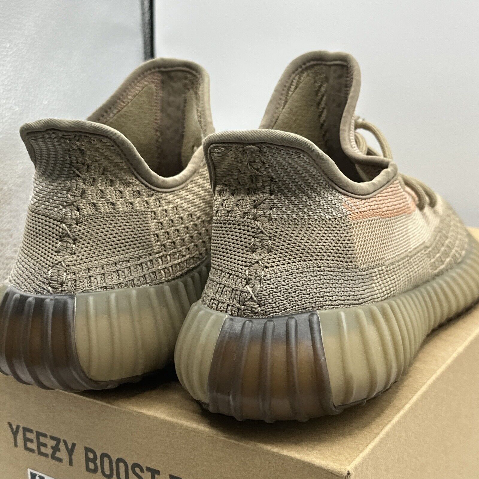 Size 9.5 - Yeezy Boost 350 V2 Sand Taupe Orange Brown Vnds Comfy Self Lace Easy