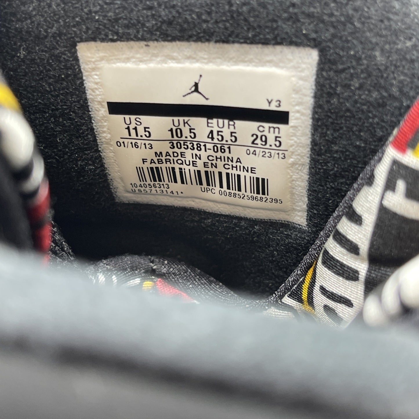 Size 11.5 - Air Jordan 8 Retro 2007 Playoff (305381-061)