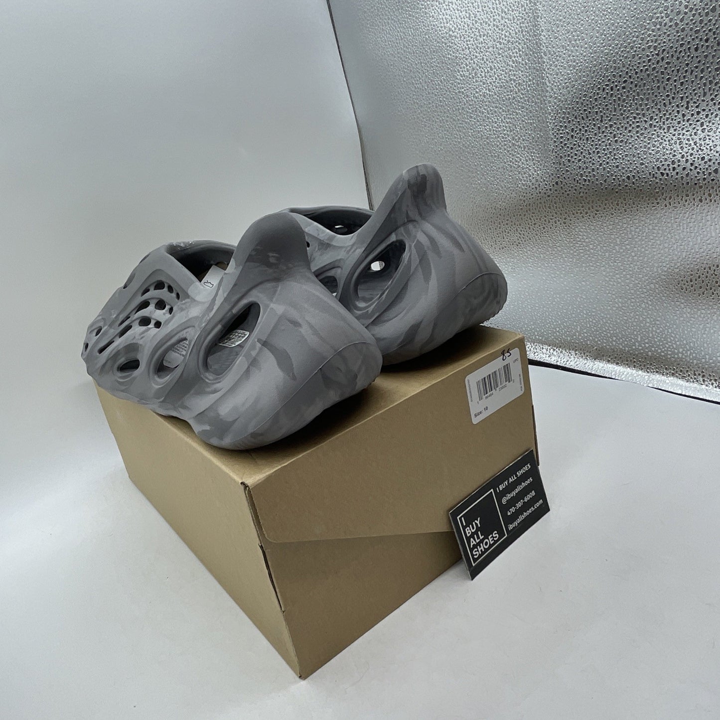 Size 10 - adidas Yeezy Foam RNNR MXT Moon Gray (IE4931)