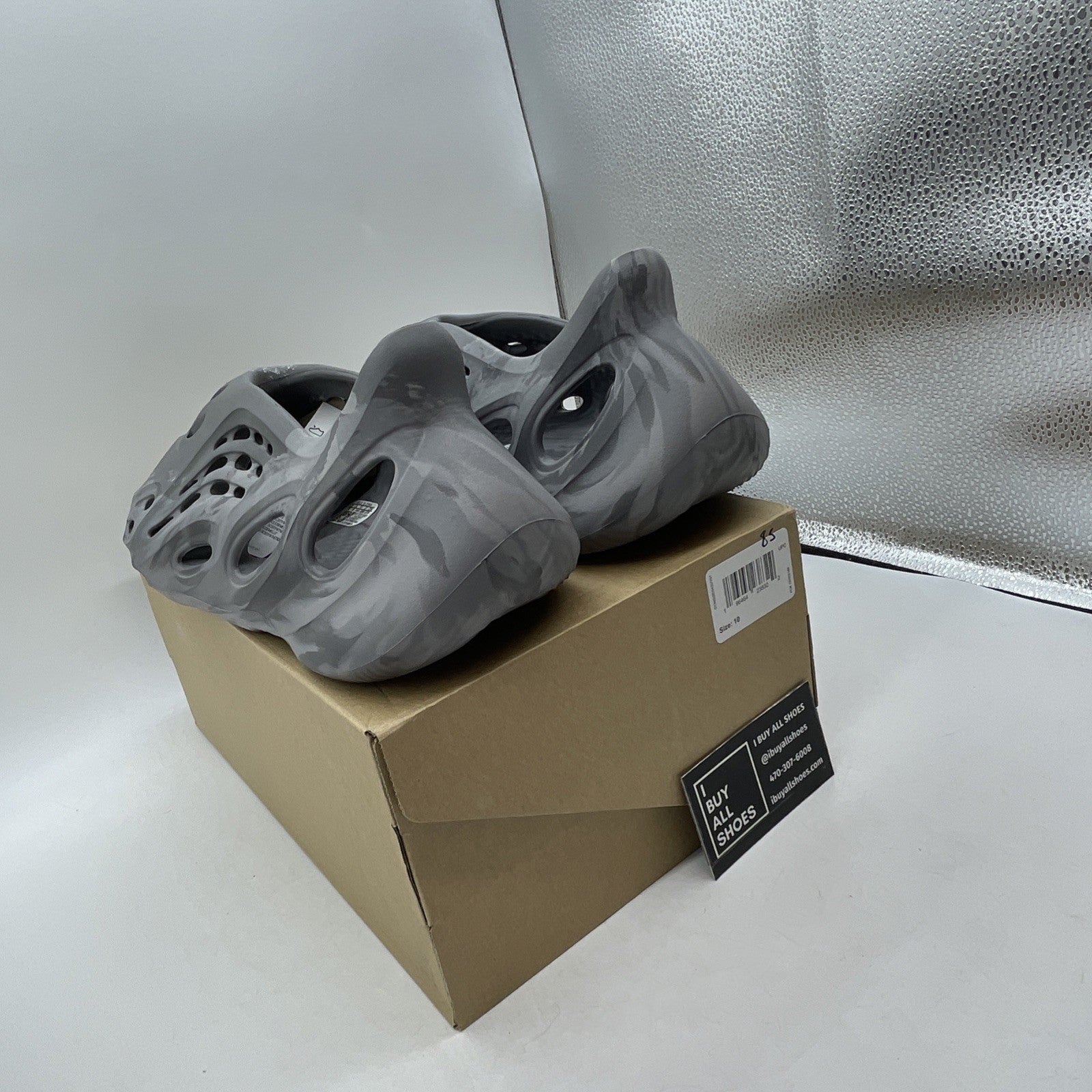 Size 10 - adidas Yeezy Foam RNNR MXT Moon Gray (IE4931)
