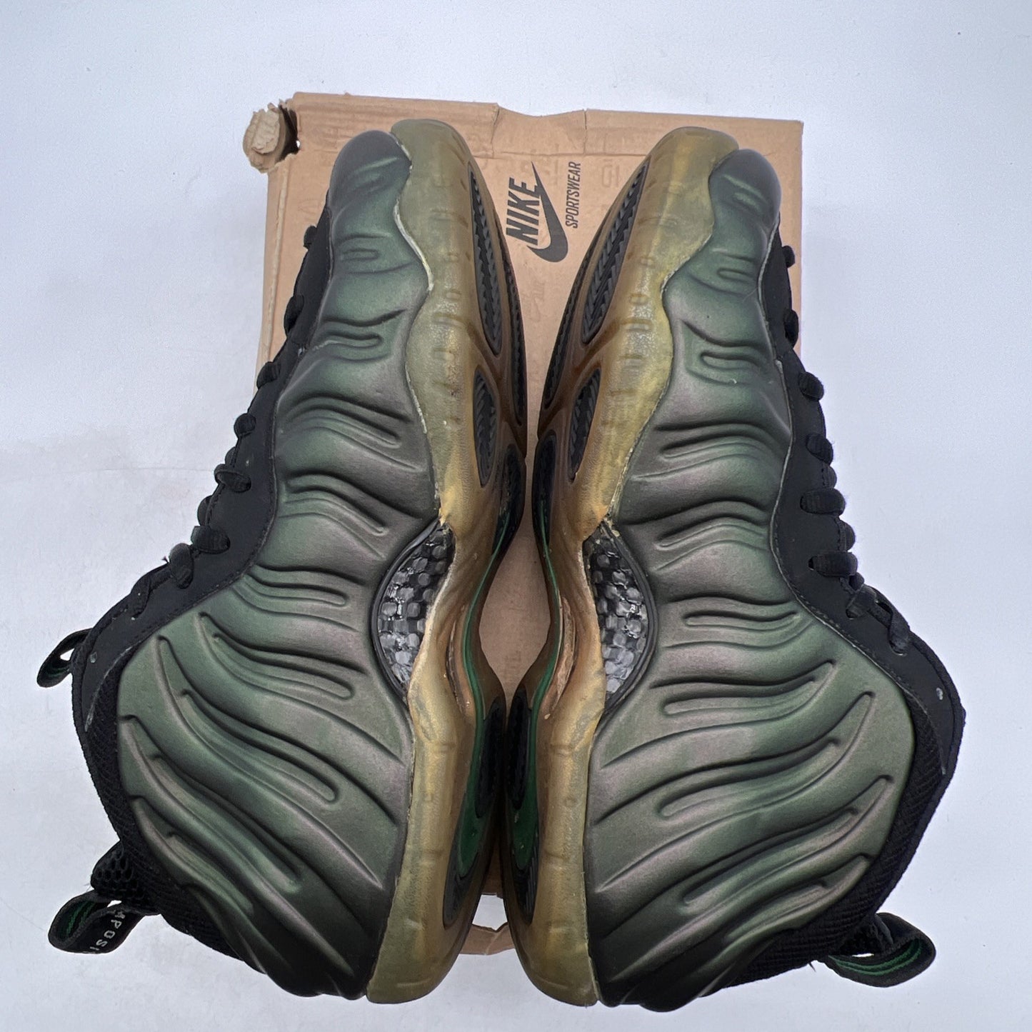 Size 9.5 - Nike Air Foamposite Pro Pine Green (624041-301)