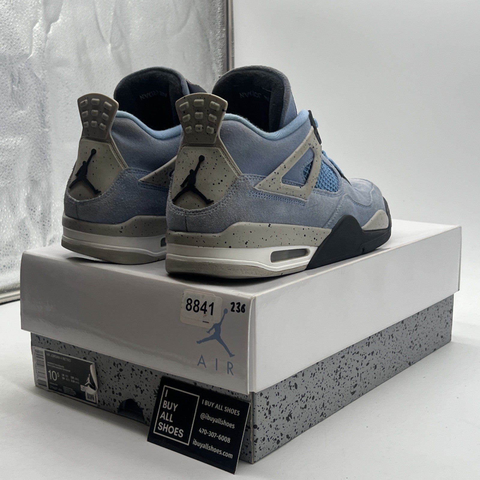 Size 10.5 - Air Jordan 4 Retro Mid University Blue (CT8527-400)