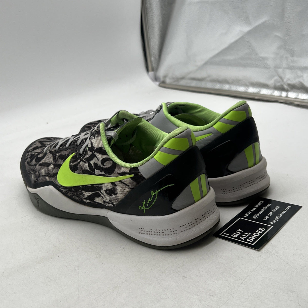 Size 11 - Nike Kobe 8 Graffiti - (555035-100)