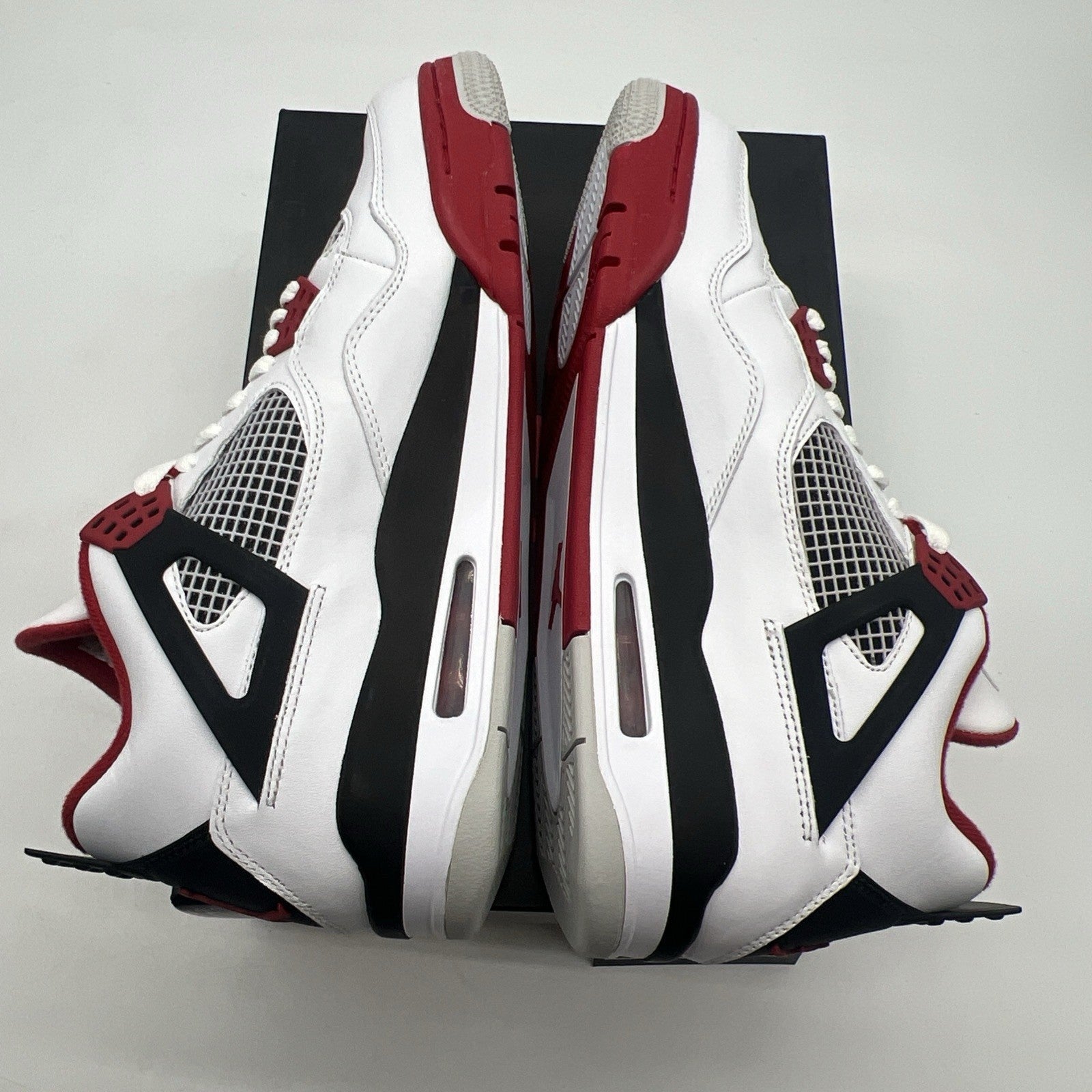 Size 10 - Air Jordan 4 Retro Fire Red 2012 (308497-110).