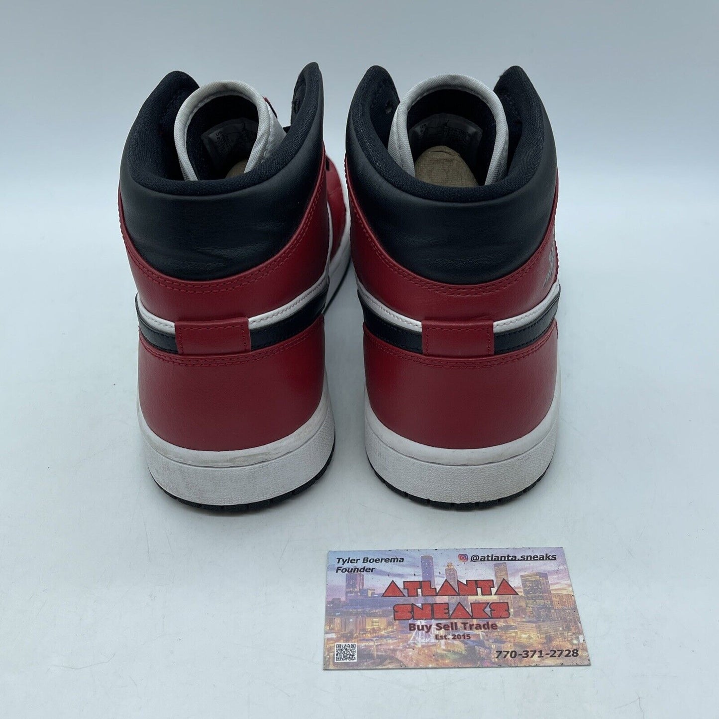 Size 9.5 - Jordan 1 Mid Chicago Black Toe Red White Leather (554724-069)